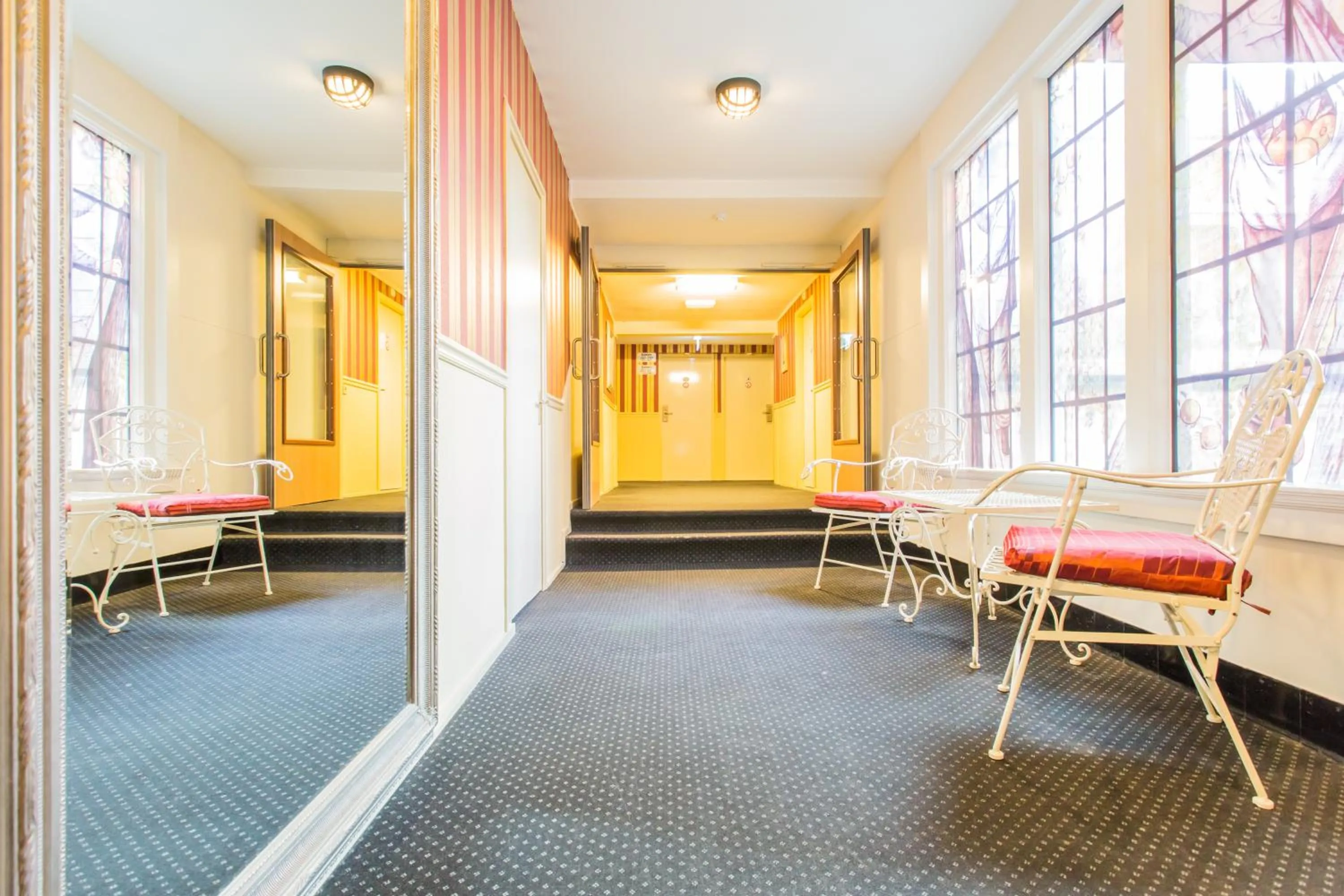 Seating area in Martini Hotel