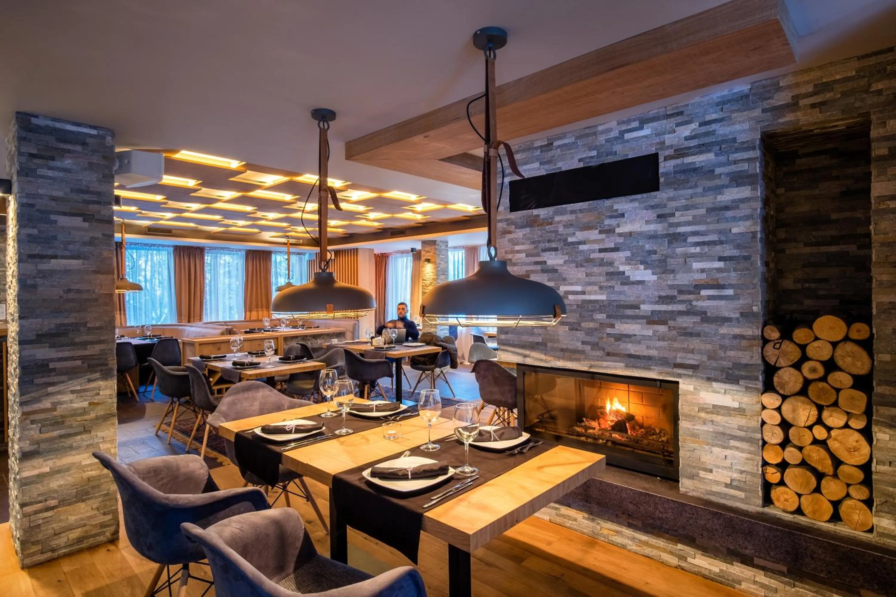 Restaurant/places to eat in Vila 6aTo Hotel & Wellnes