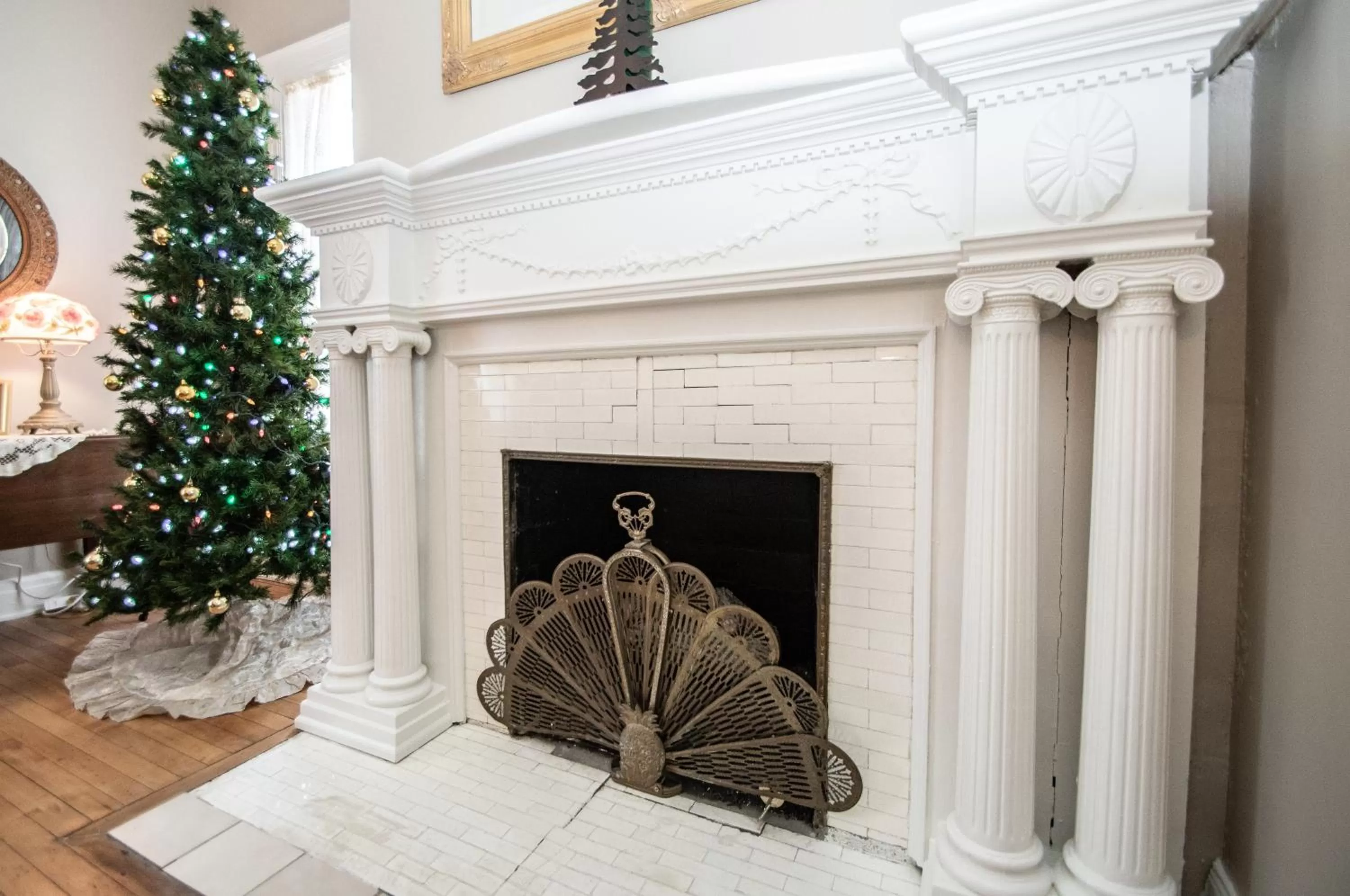 Seating area in Looking Glass Inn