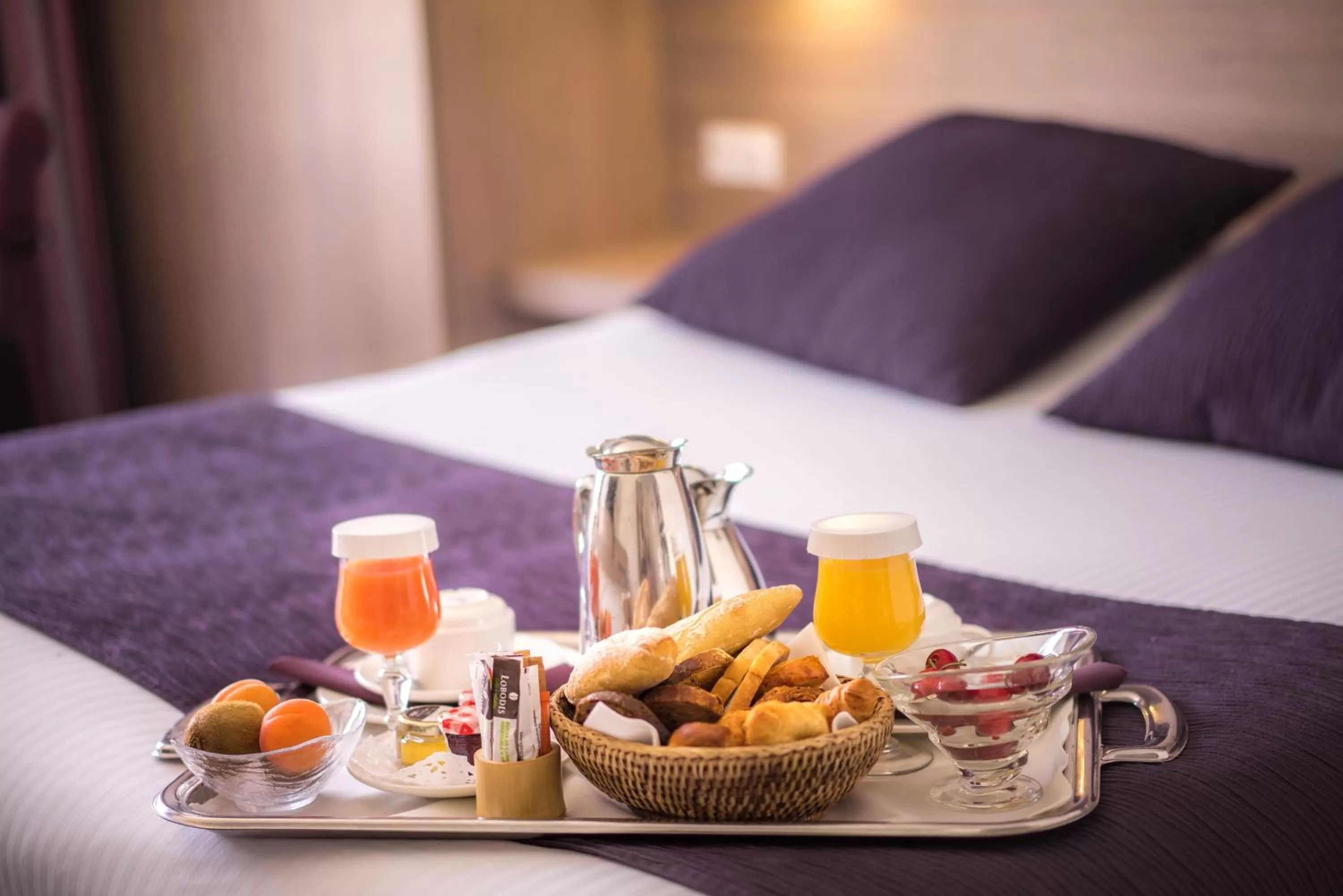 Continental breakfast, Bed in Best Western Plus La Marina