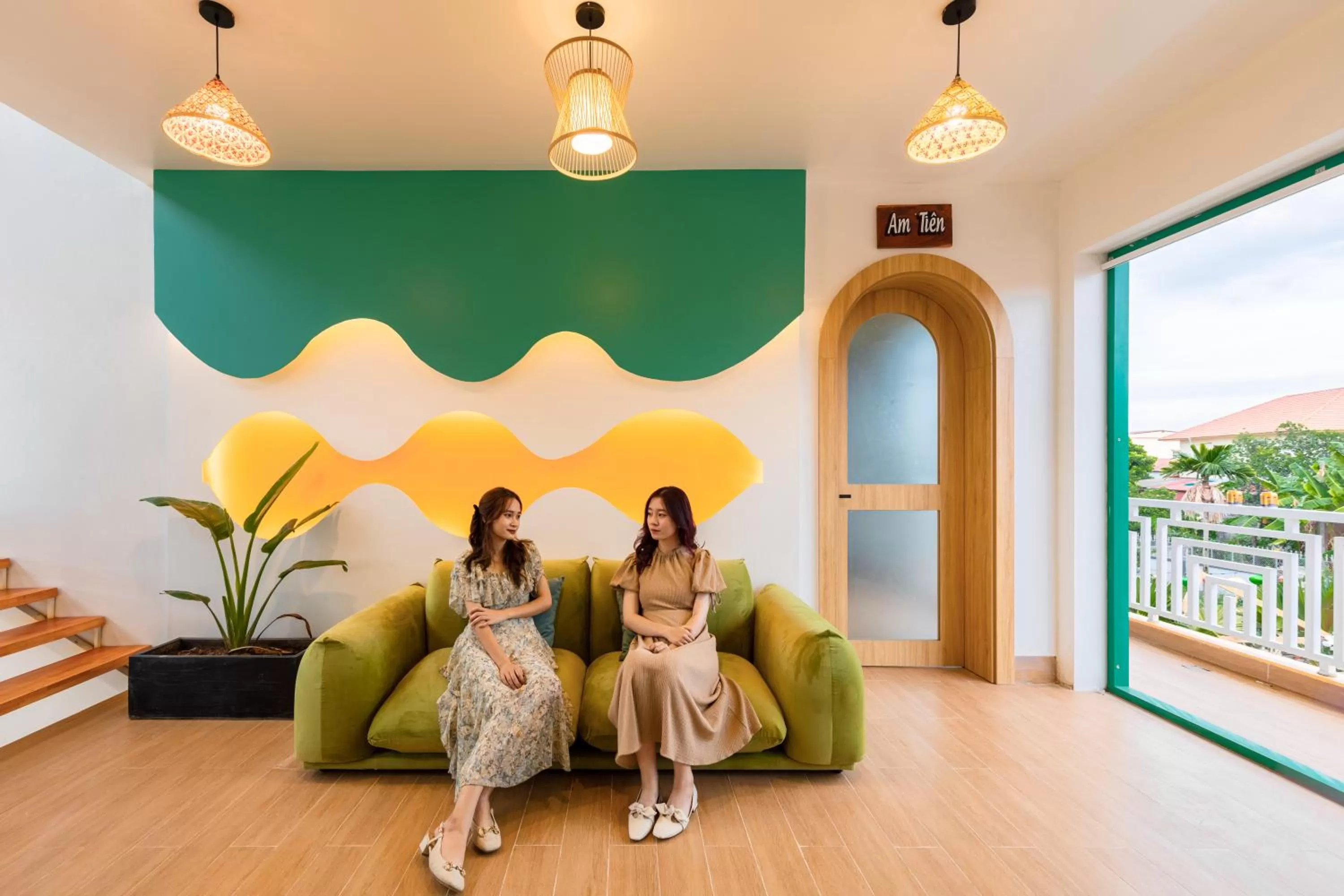 People in Trang An Ao Dai Homestay