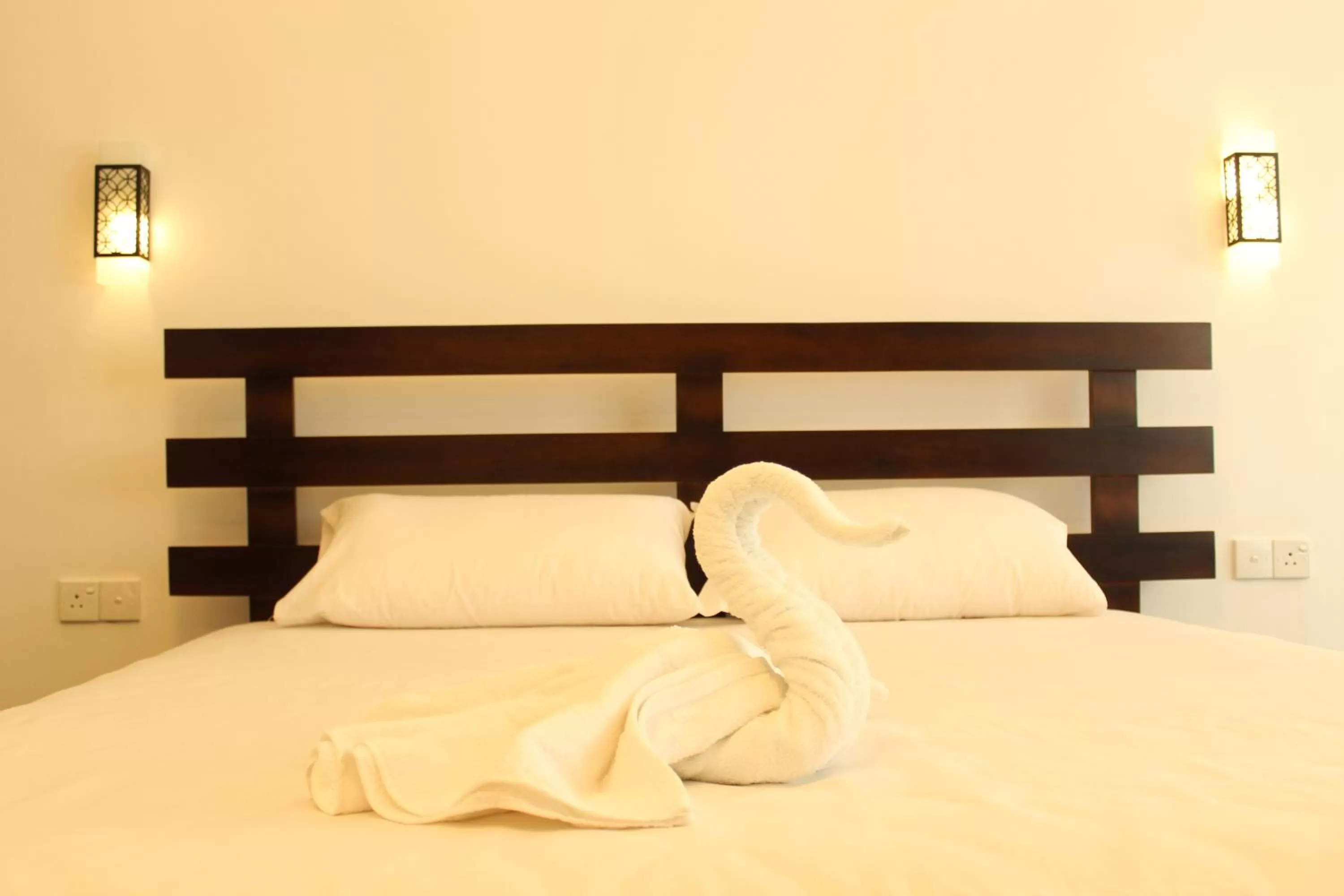 Bedroom, Bed in Nico Lagoon Hotel