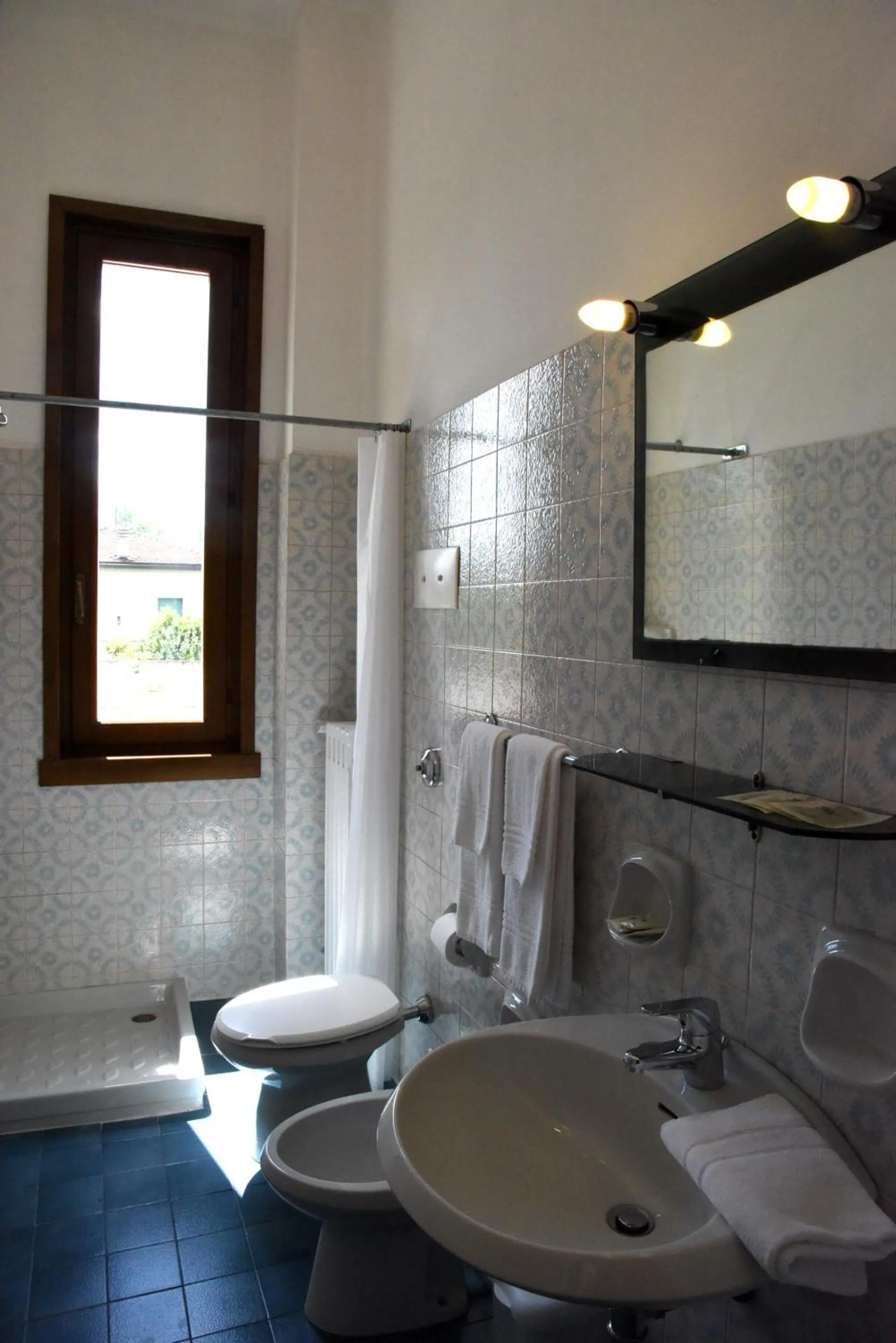 Bathroom in Hotel Livio