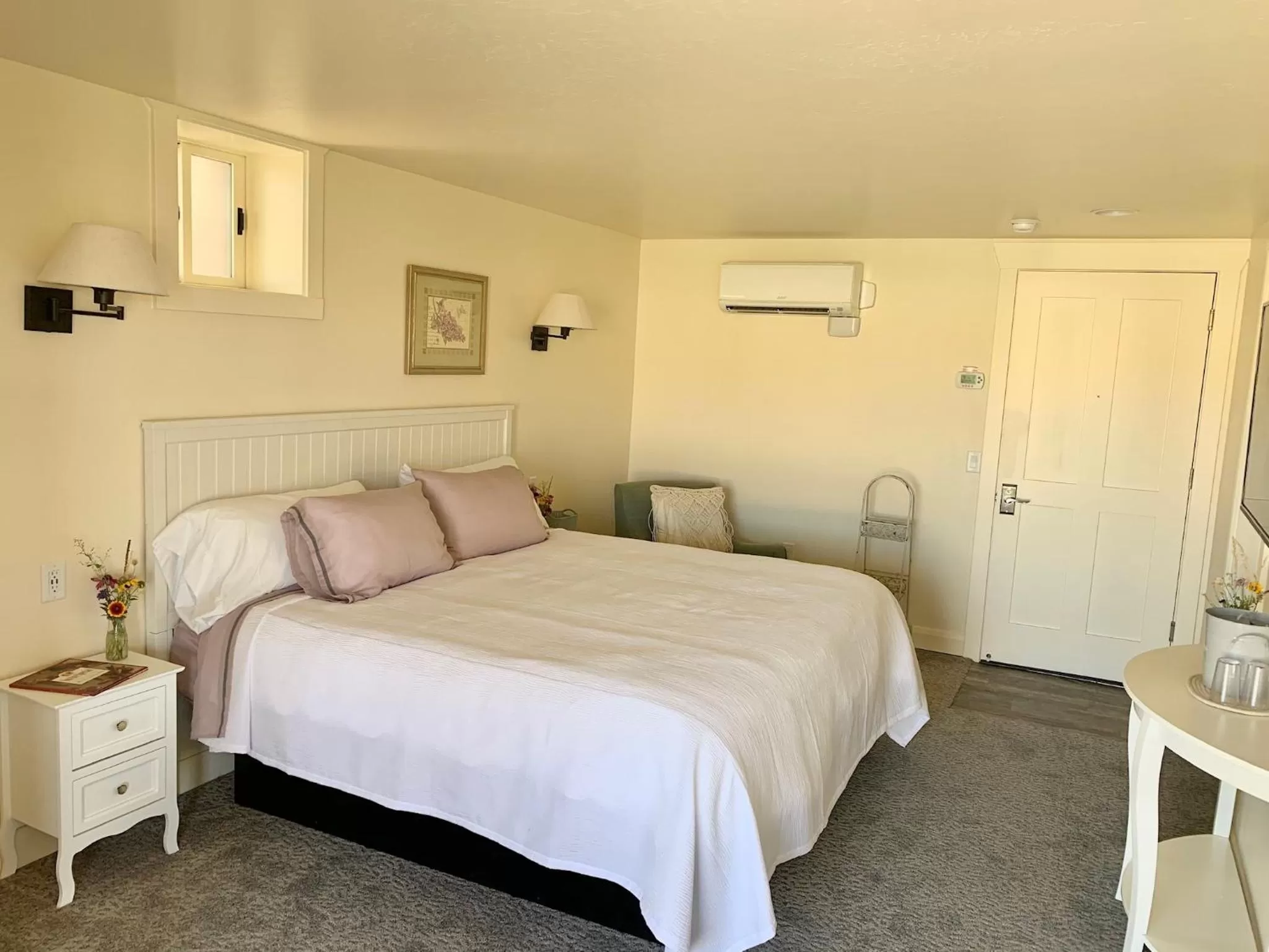 Bed in Annie's Place Bed & Breakfast