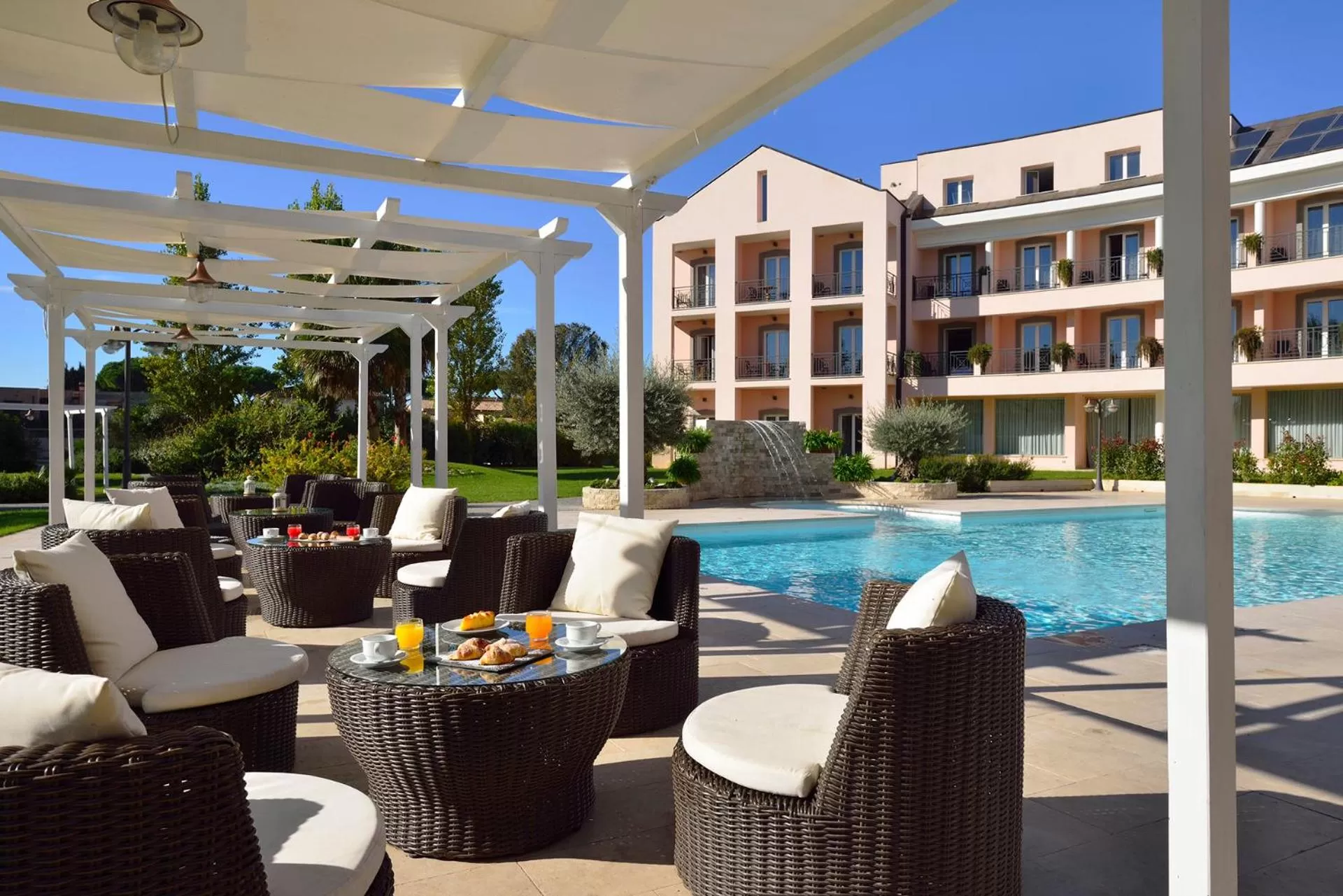 Swimming pool in Hotel Isola Sacra Rome Airport