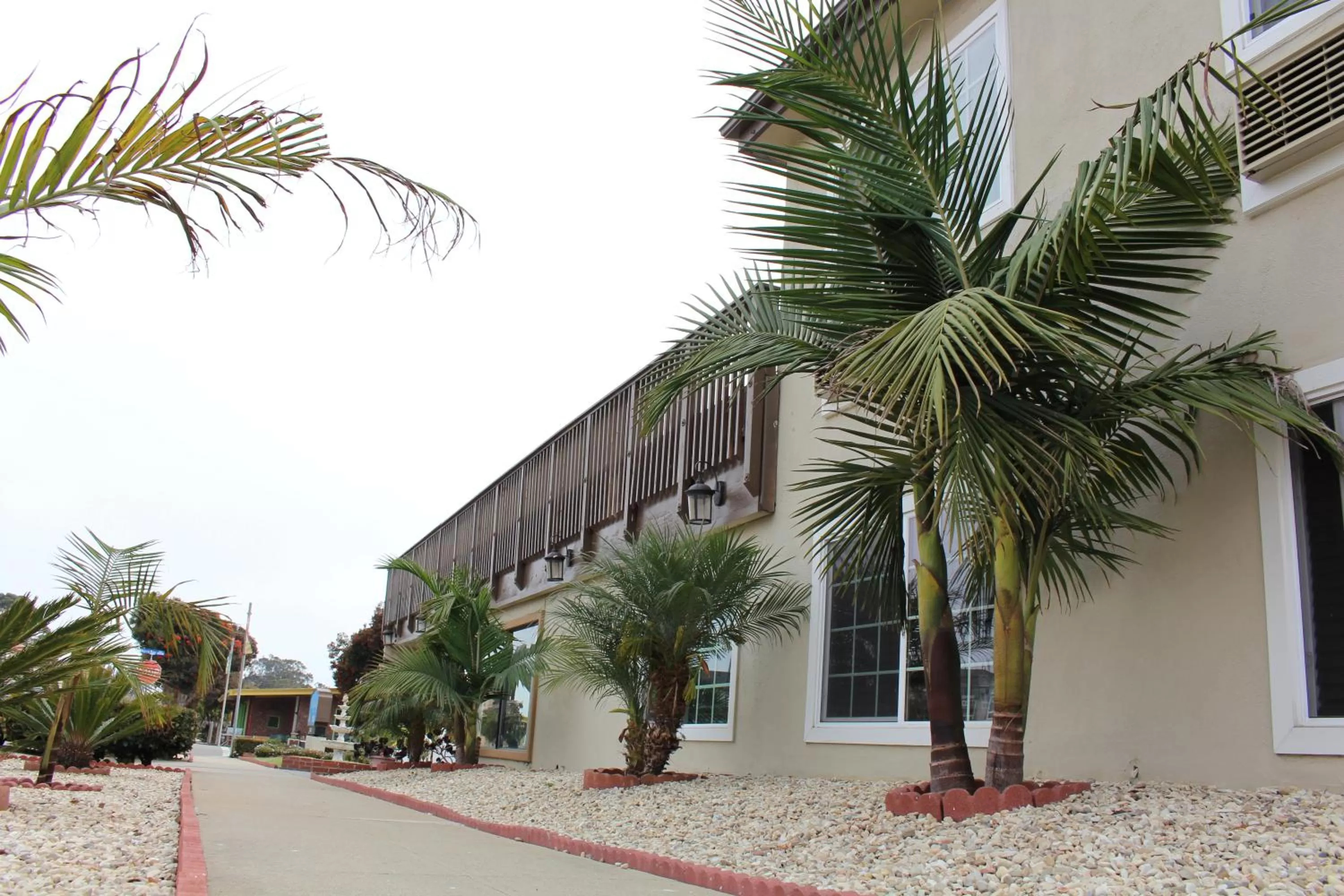Property building in Sea Air Inn & Suites - Downtown - Restaurant Row