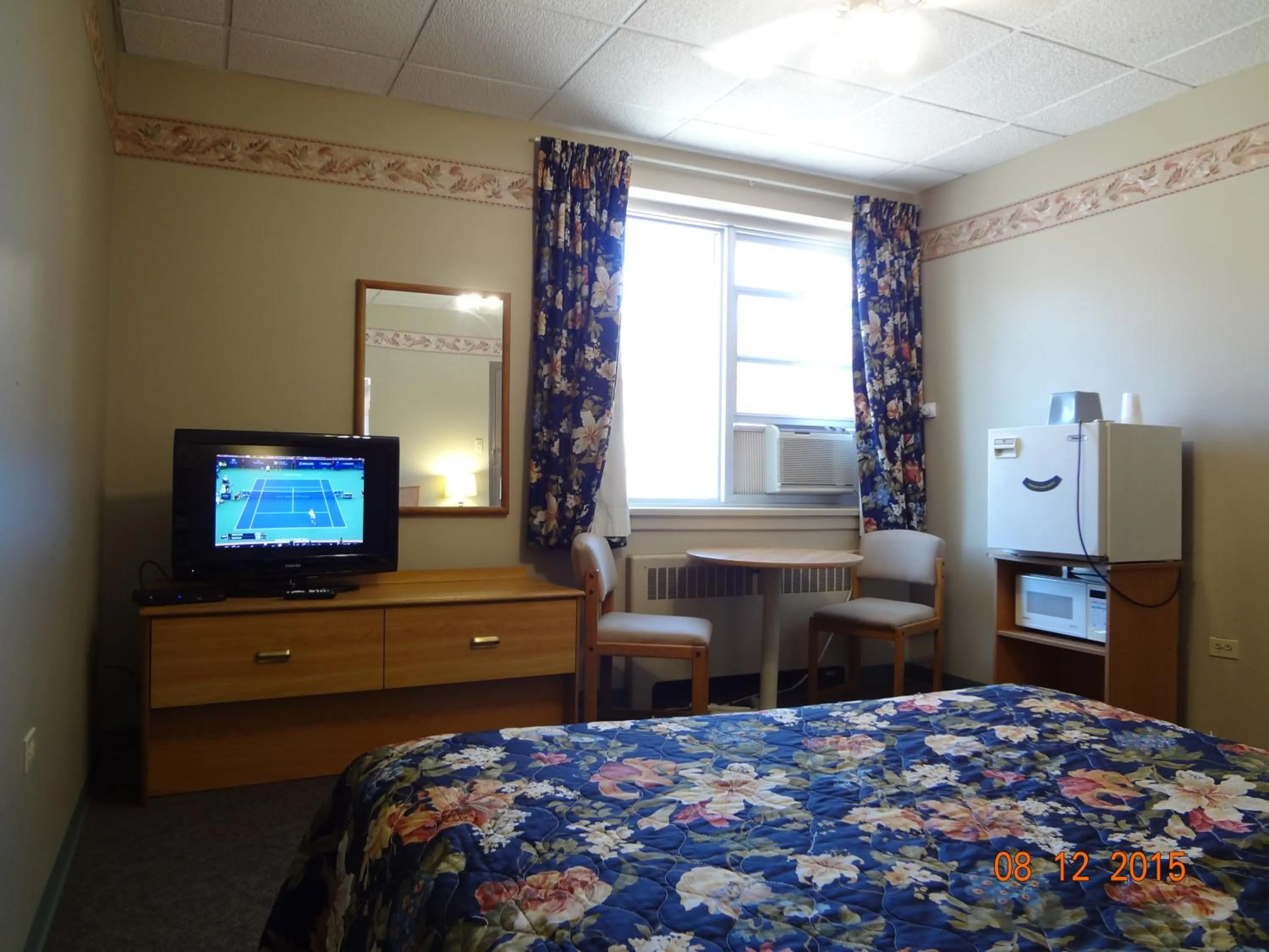 Queen Room in Park Inn Motel