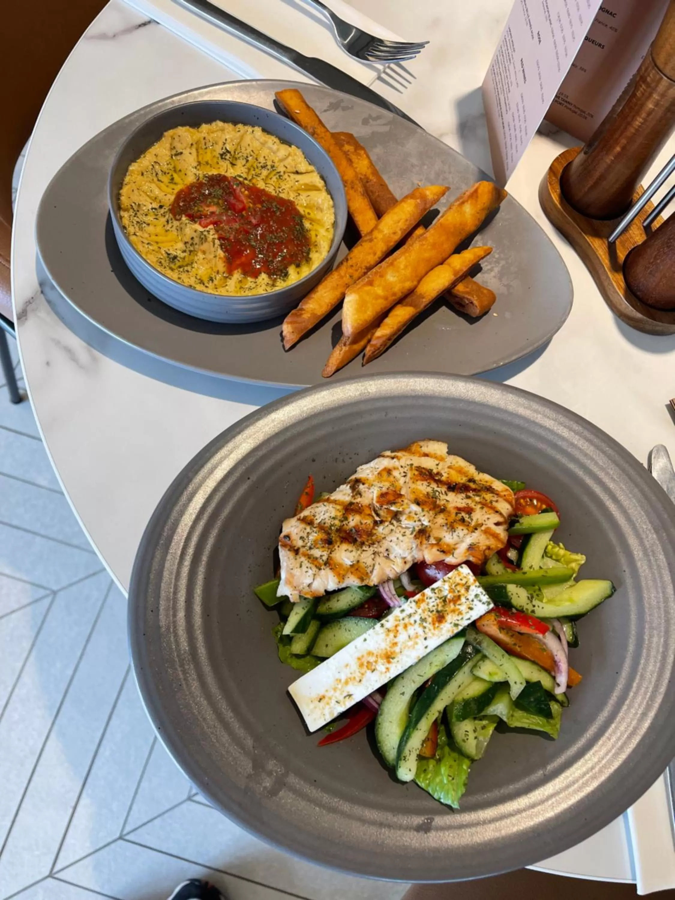 Food and drinks in Courtyard by Marriott London Heathrow Airport