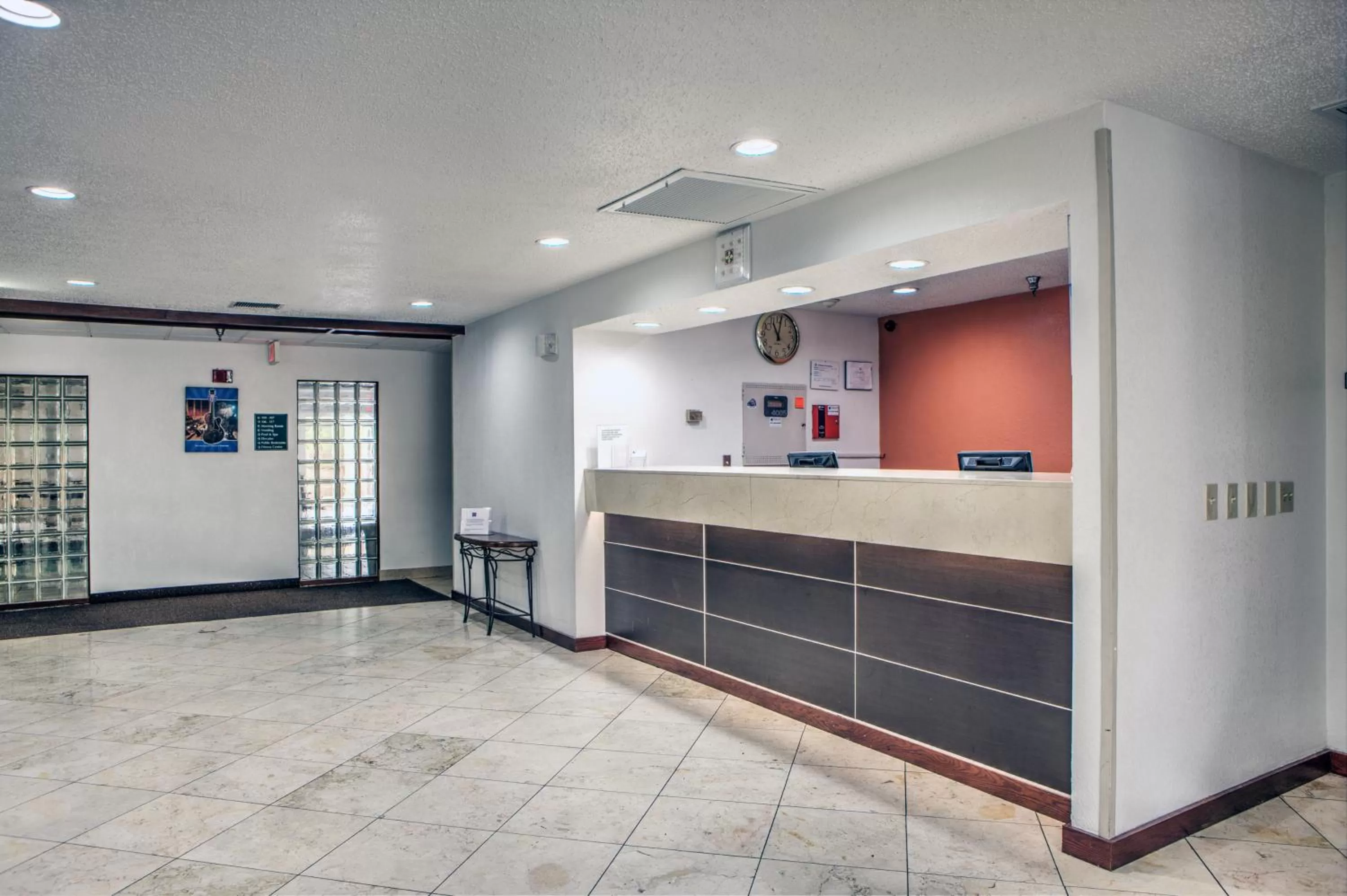 Lobby or reception in Motel 6-Dallas, TX - Northwest