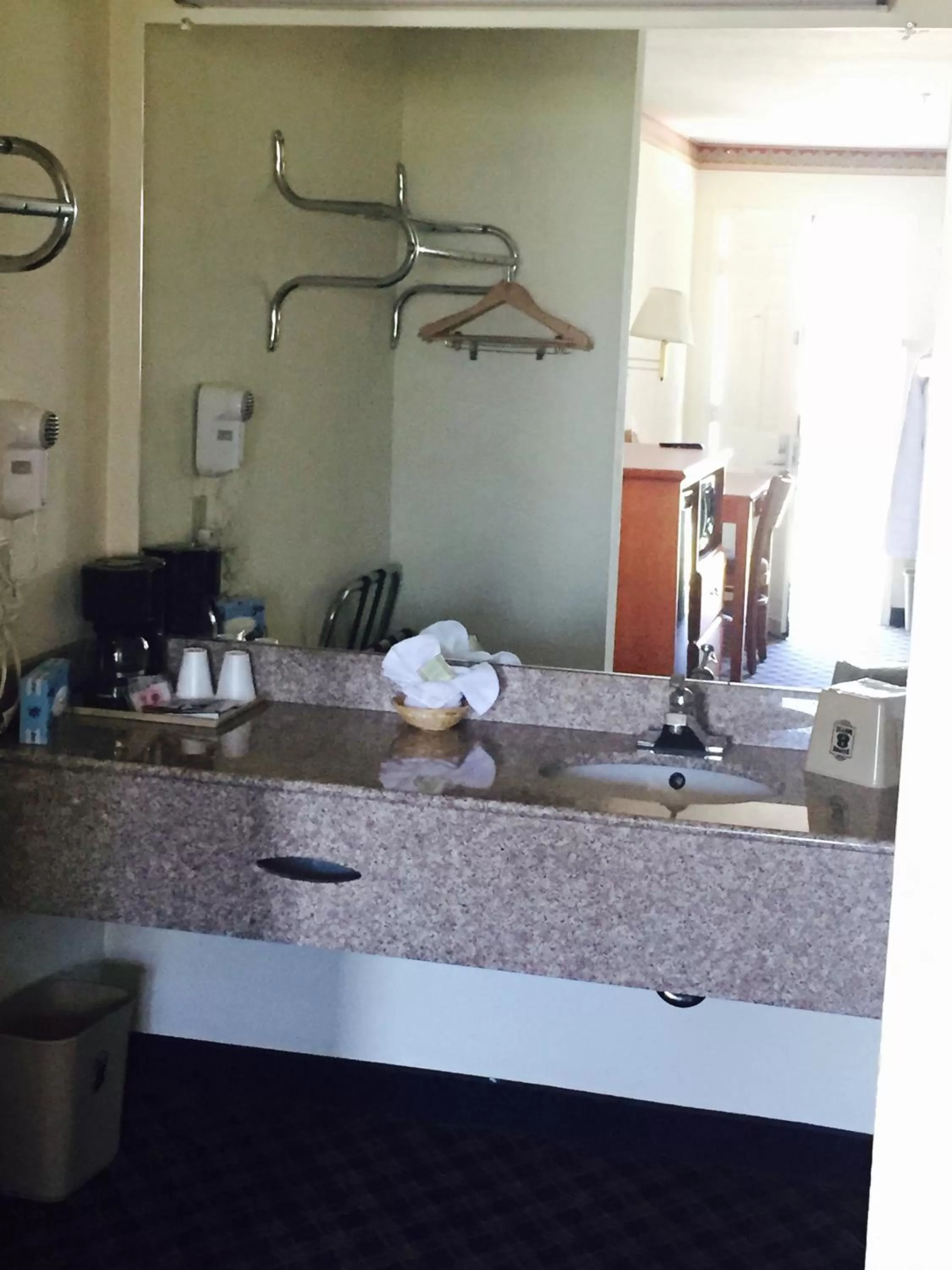 Coffee/tea facilities in Super 8 by Wyndham Arlington Near AT&T Stadium