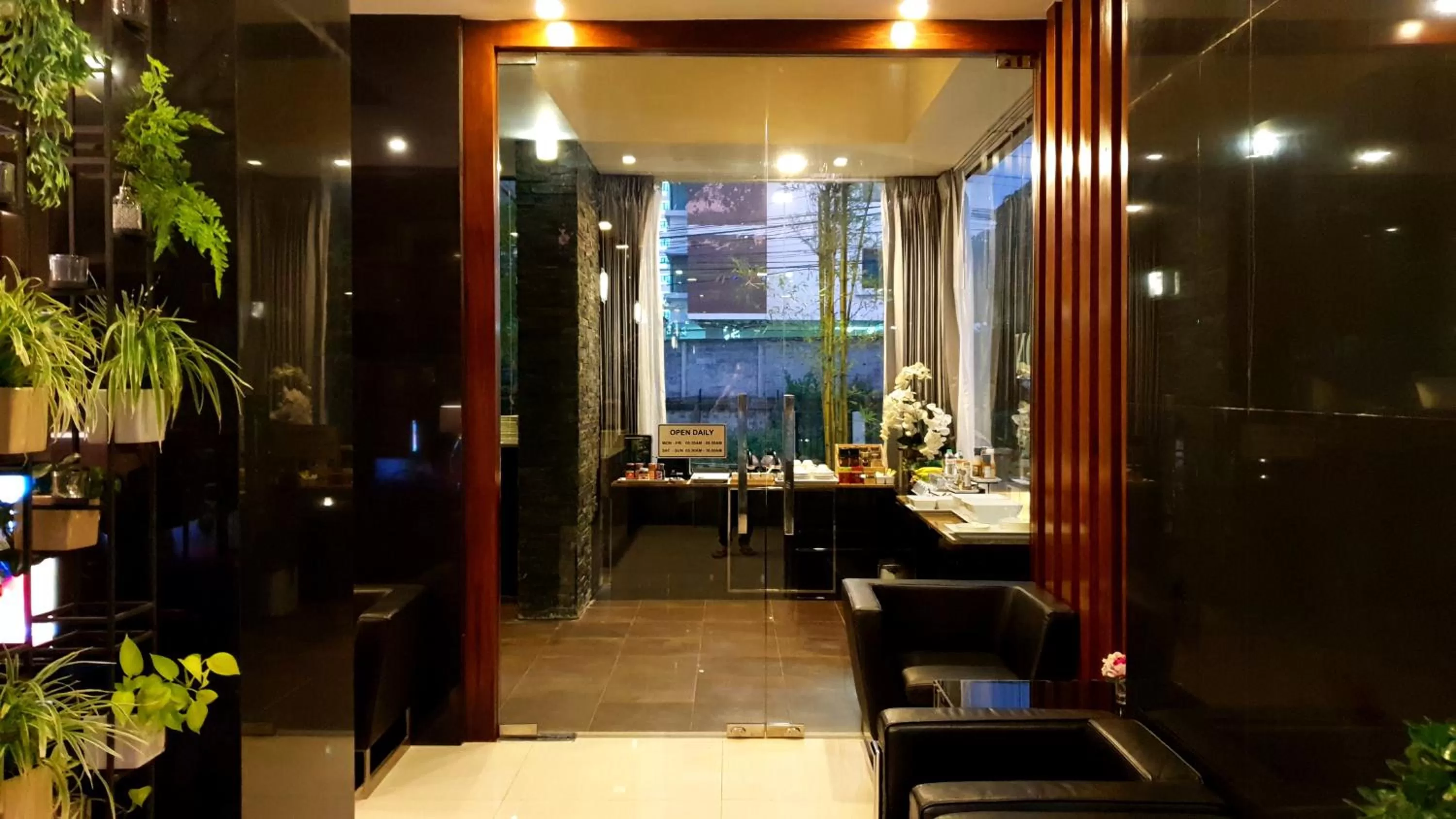 Restaurant/places to eat in The Sriracha Residence