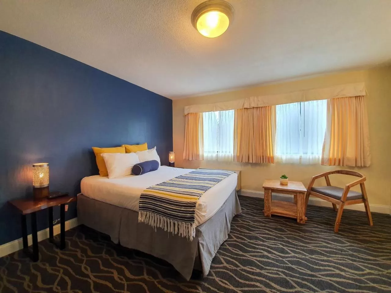 Bed in PIER BLUE INN Old Saybrook - Essex