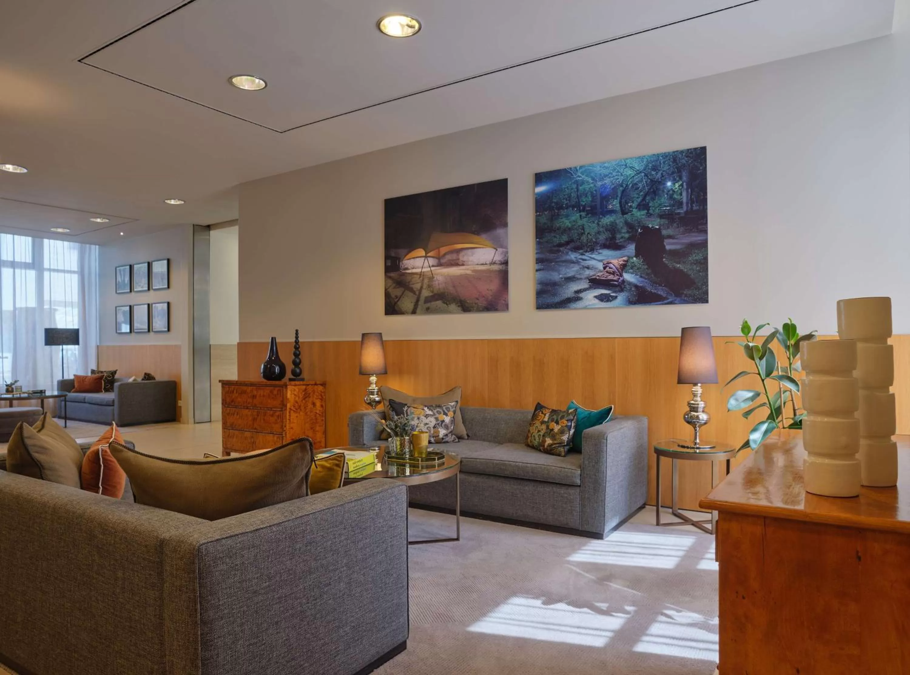 Lounge or bar in Adina Apartment Hotel Berlin Checkpoint Charlie