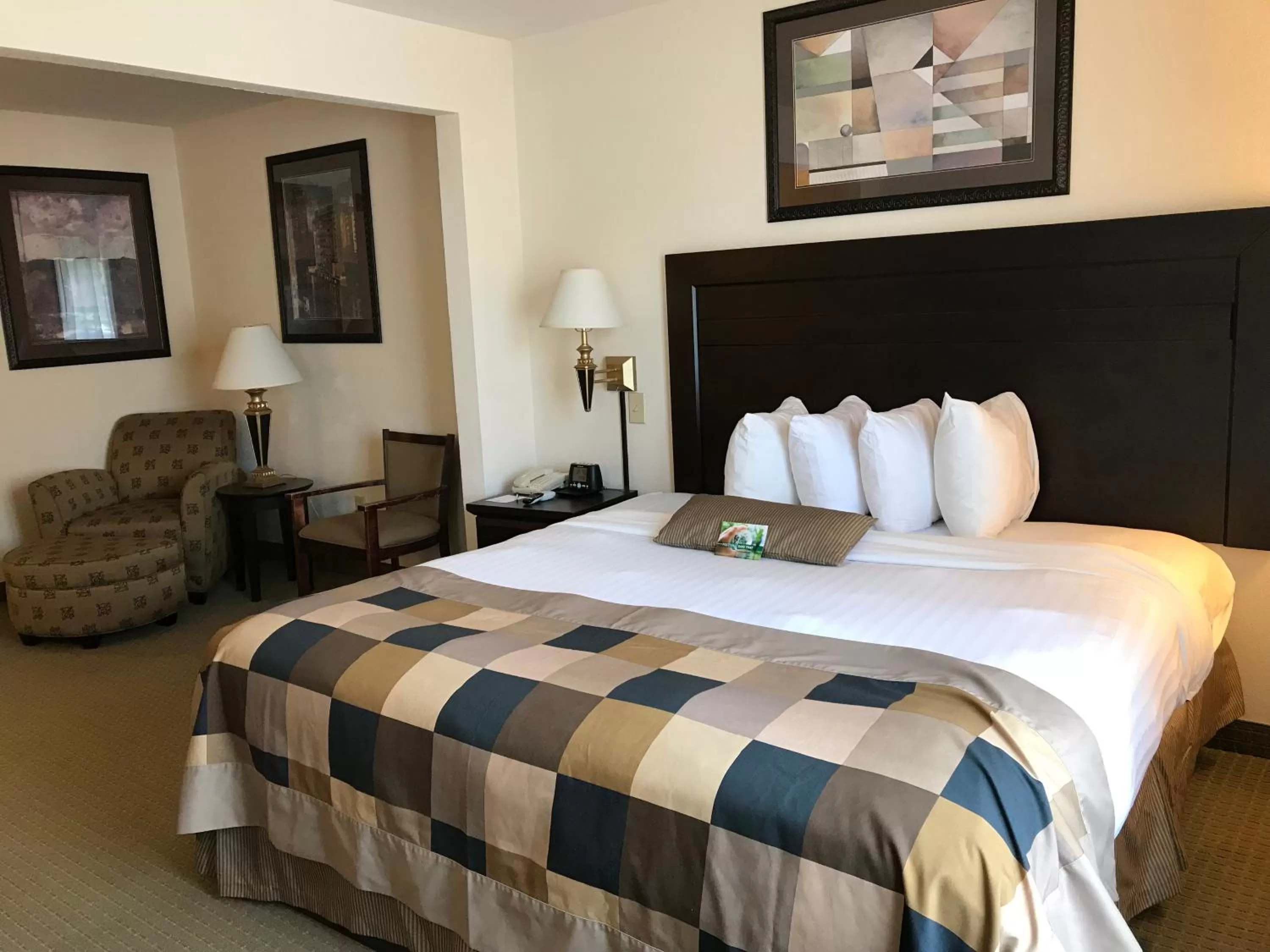 Bedroom, Bed in Wingate by Wyndham LaGrange