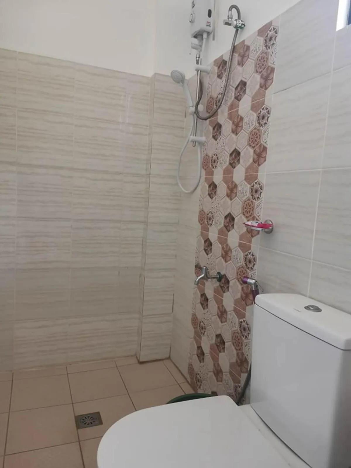 Shower in Island Front - Bangcogon Resort and Restaurant