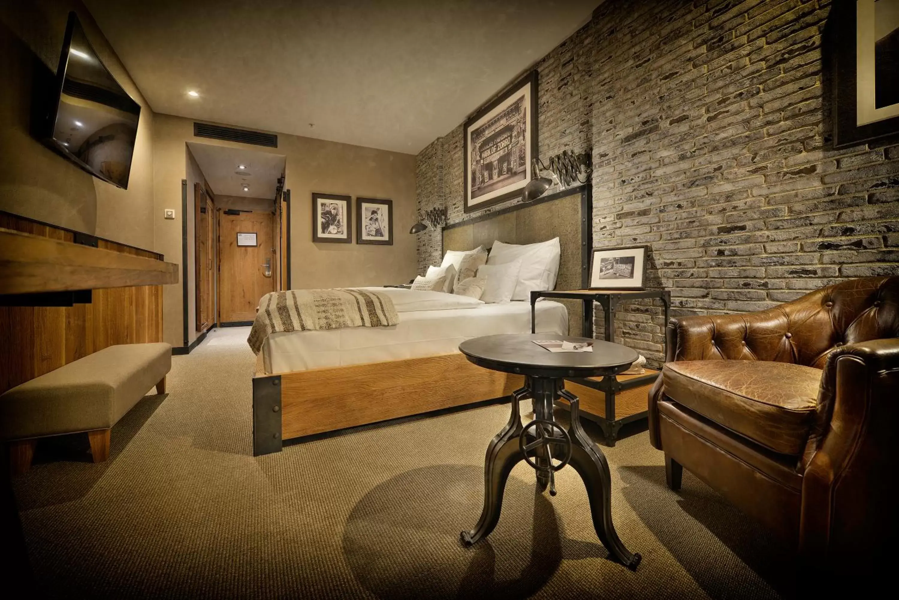 Comfort Double Room (including daily refilled free mini bar) in LOFT Hotel Bratislava Comfort Double Room (including daily refilled free mini bar) in LOFT Hotel Bratislava