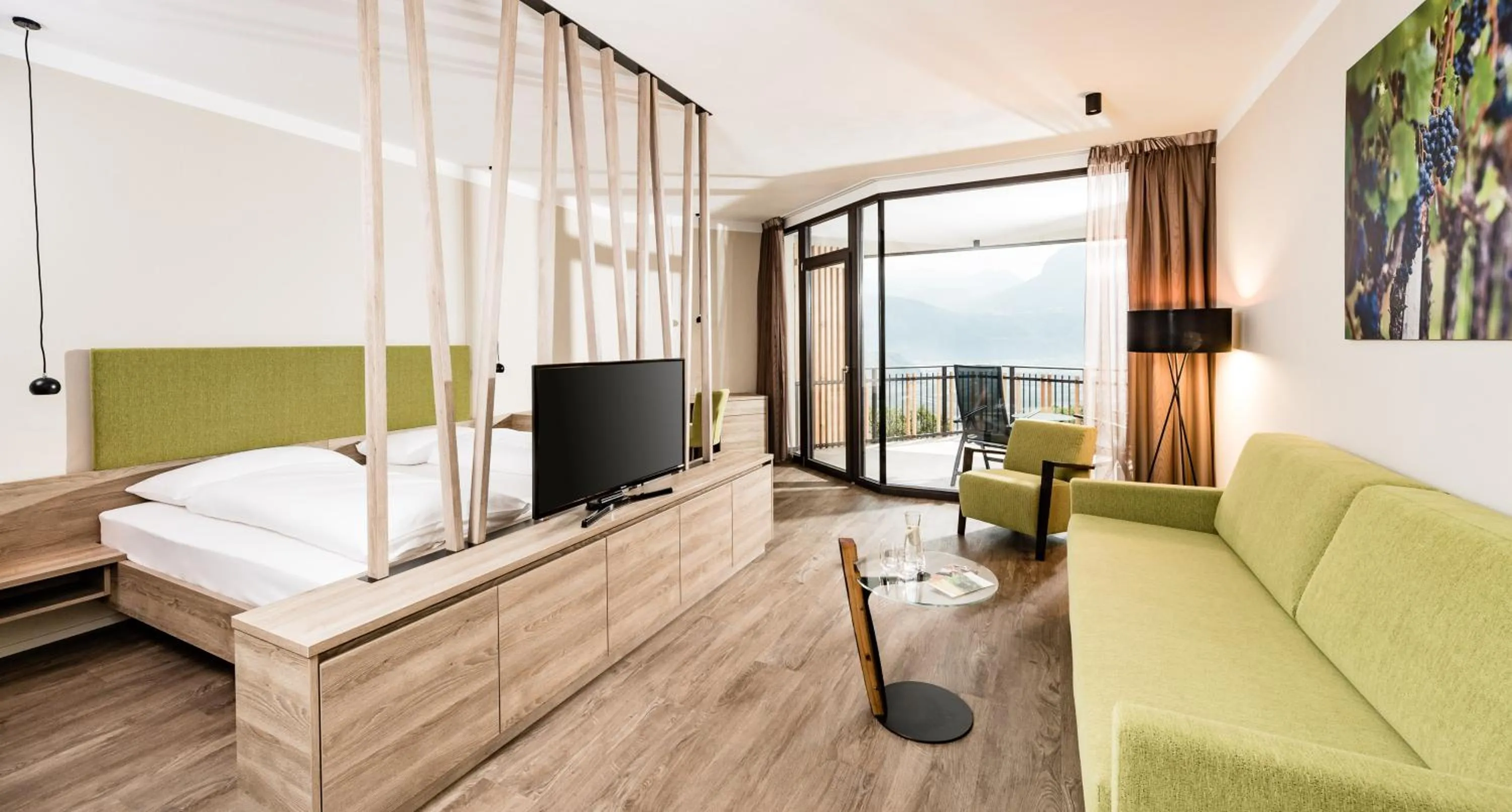 Living room, Bed in Hotel Plattenhof