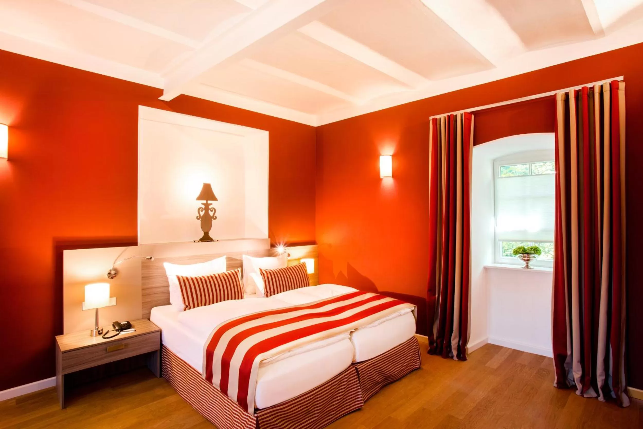 Bed in Schlosshotel Hugenpoet