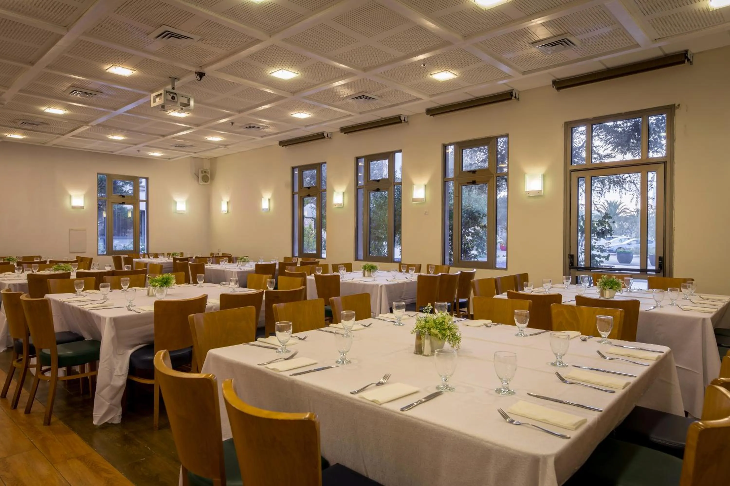 Meals in C Hotel Neve Ilan