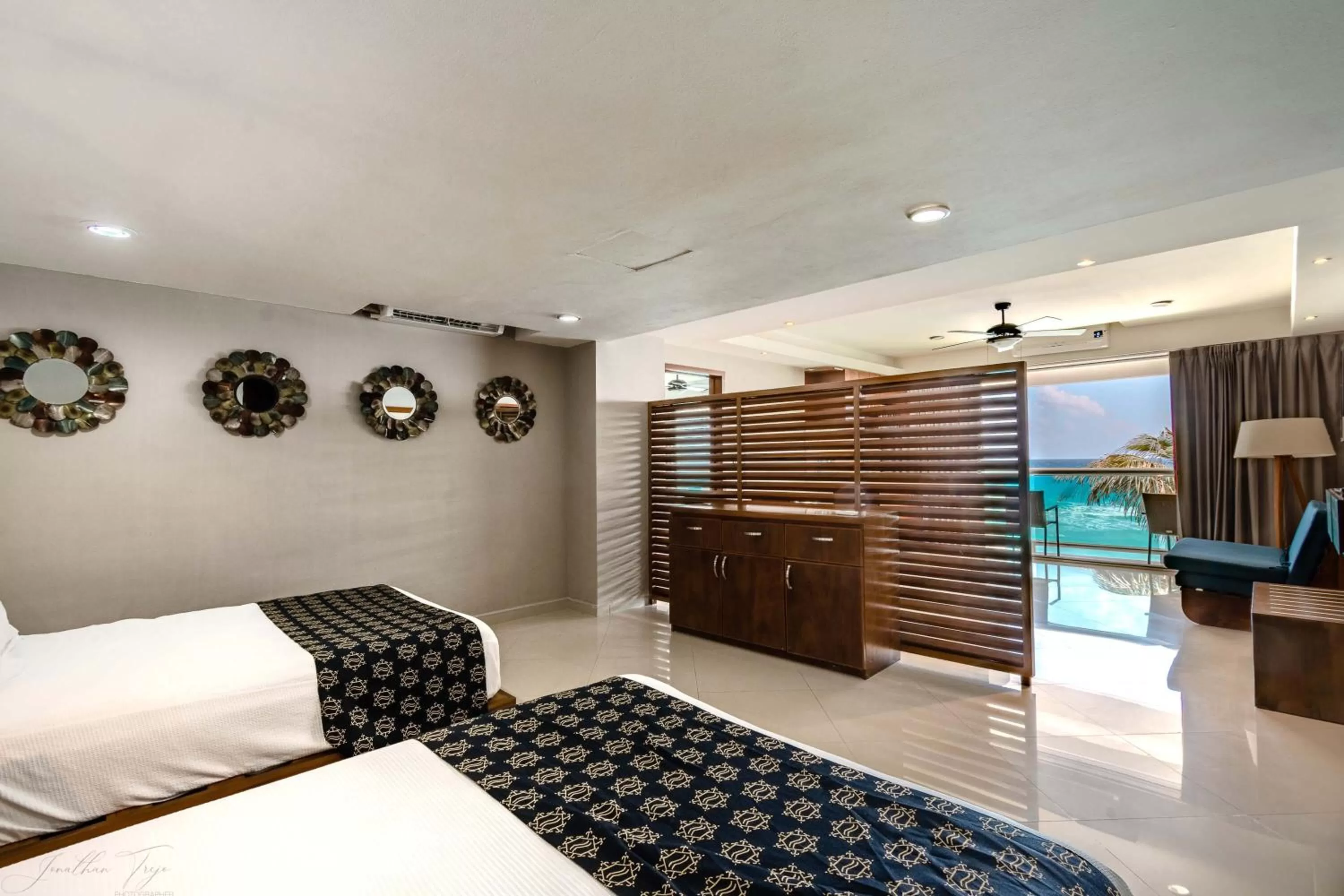 Photo of the whole room, Bed in Ocean Dream Cancun by GuruHotel