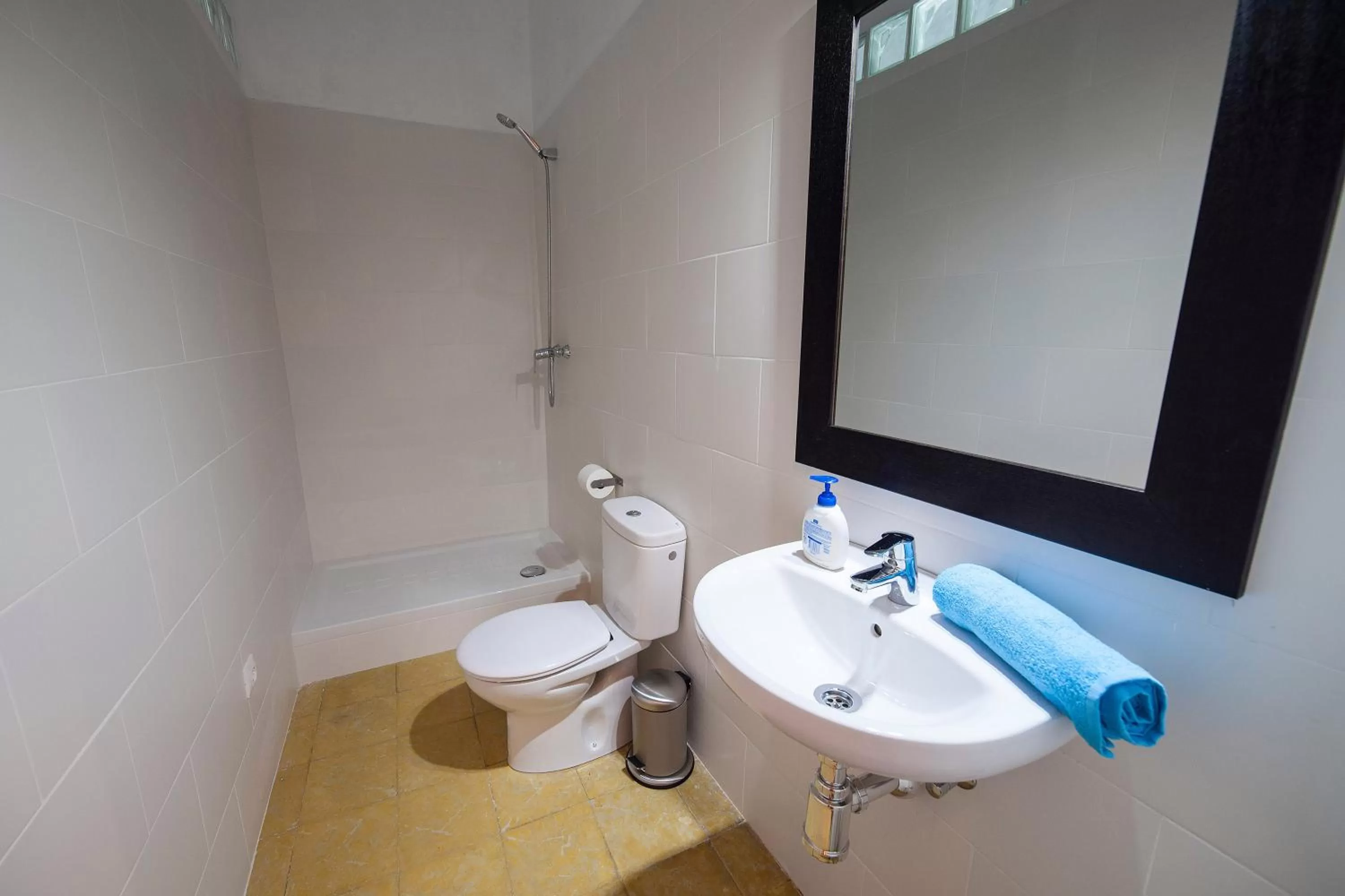 Property building in Bed in Girona