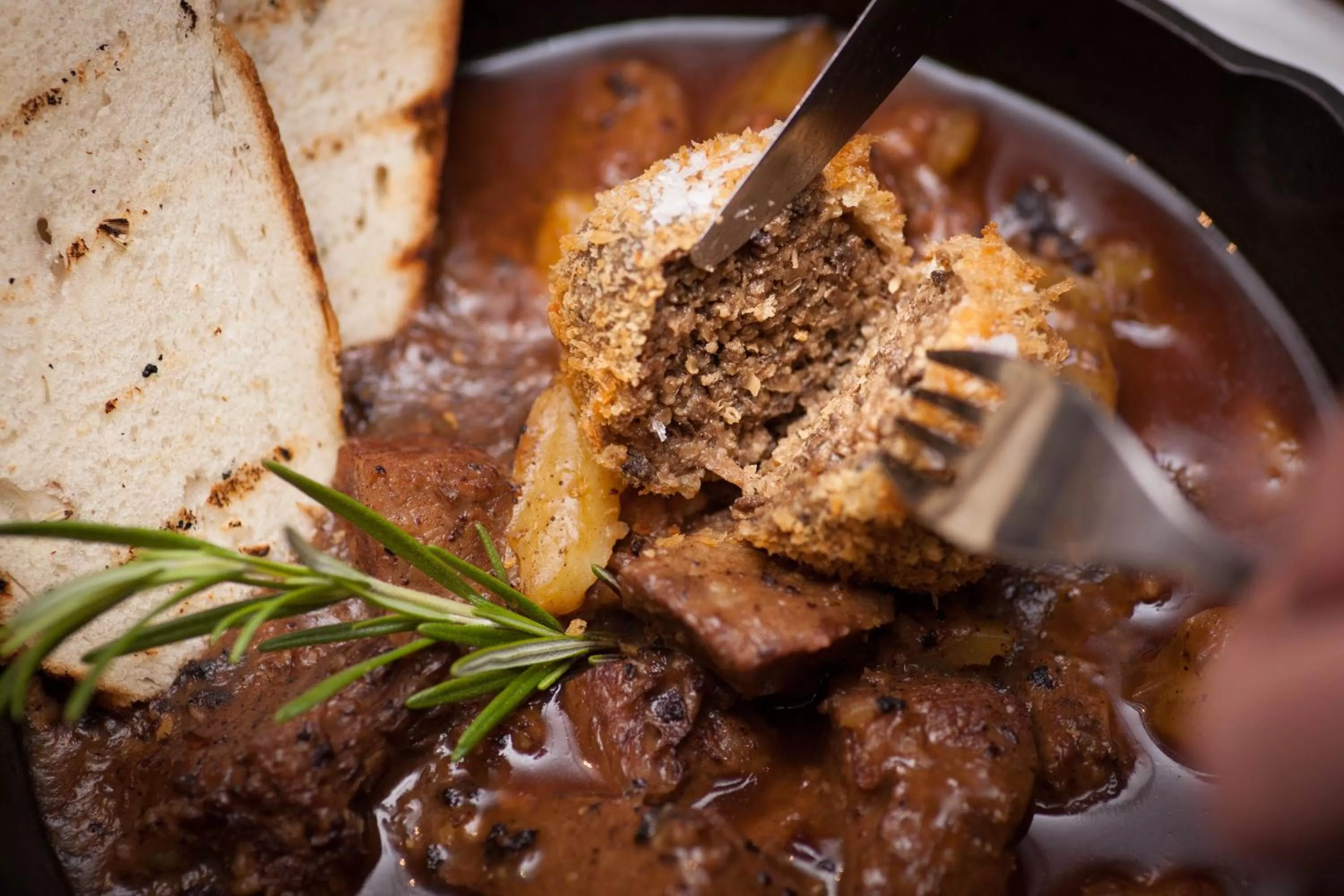 Food and drinks in The Crown Guest House