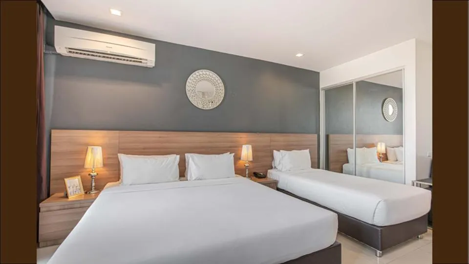 Bed in Marigold Sukhumvit - Free Shuttle to BTS Bearing Station