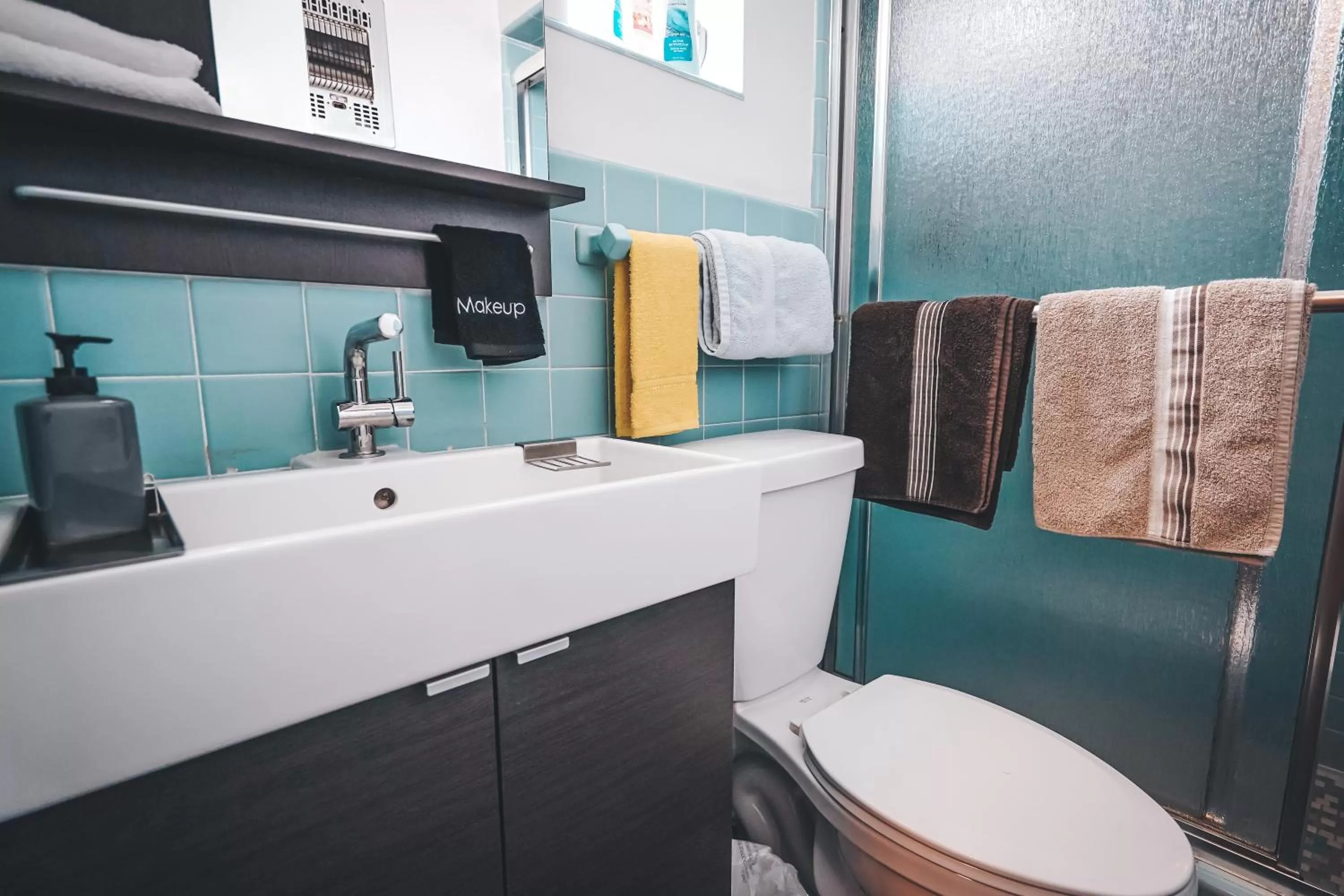 Bathroom in Hollywood Light Haven Lodge