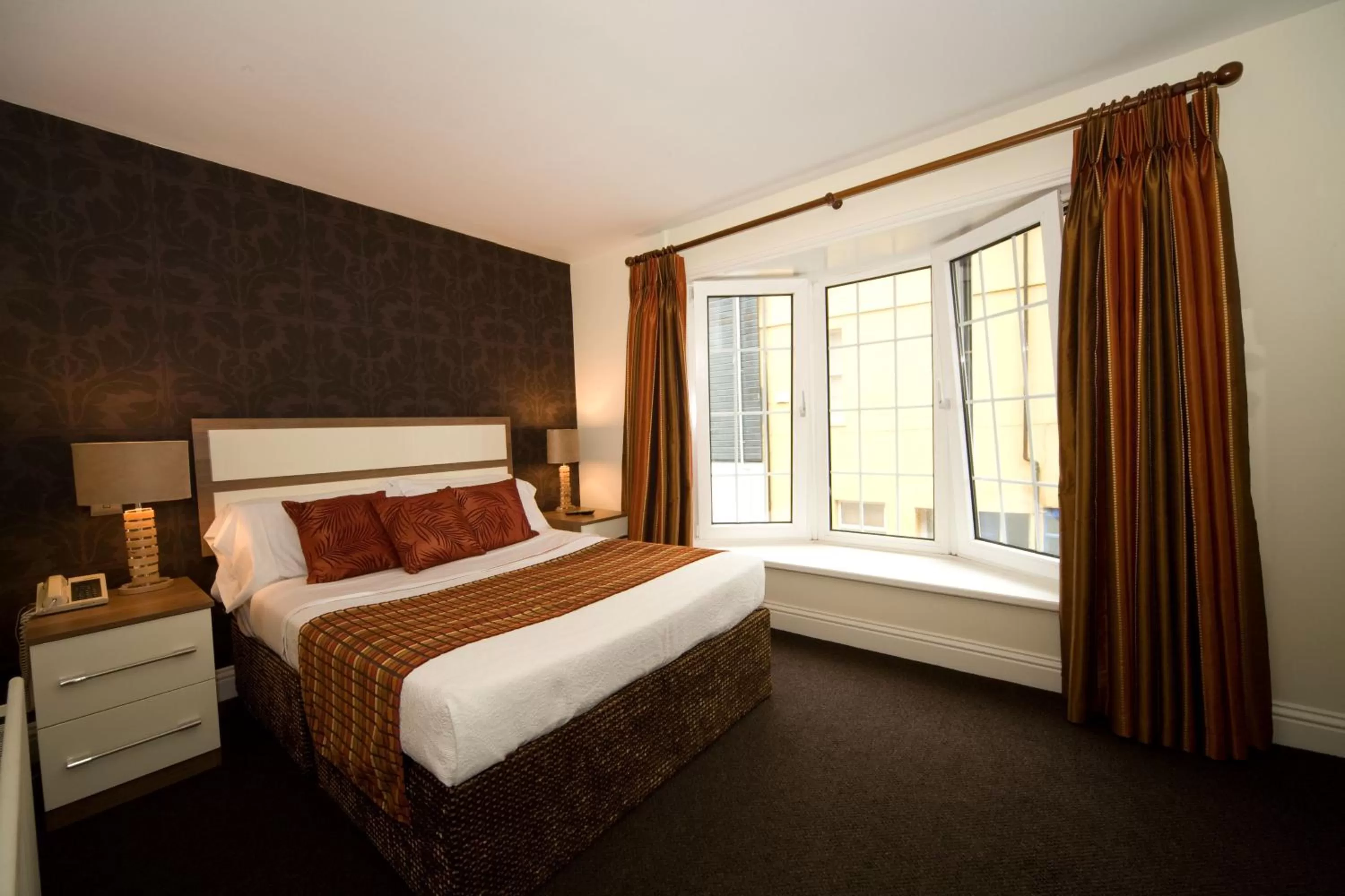 Day, Bed in The White Lady Hotel