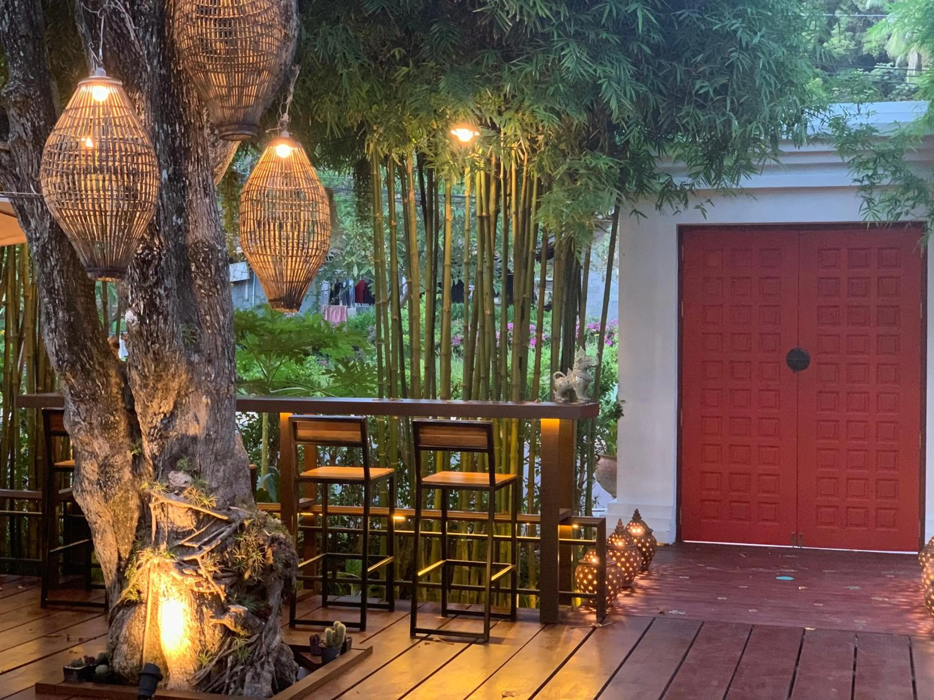 Restaurant/places to eat in Navatara Phuket Resort