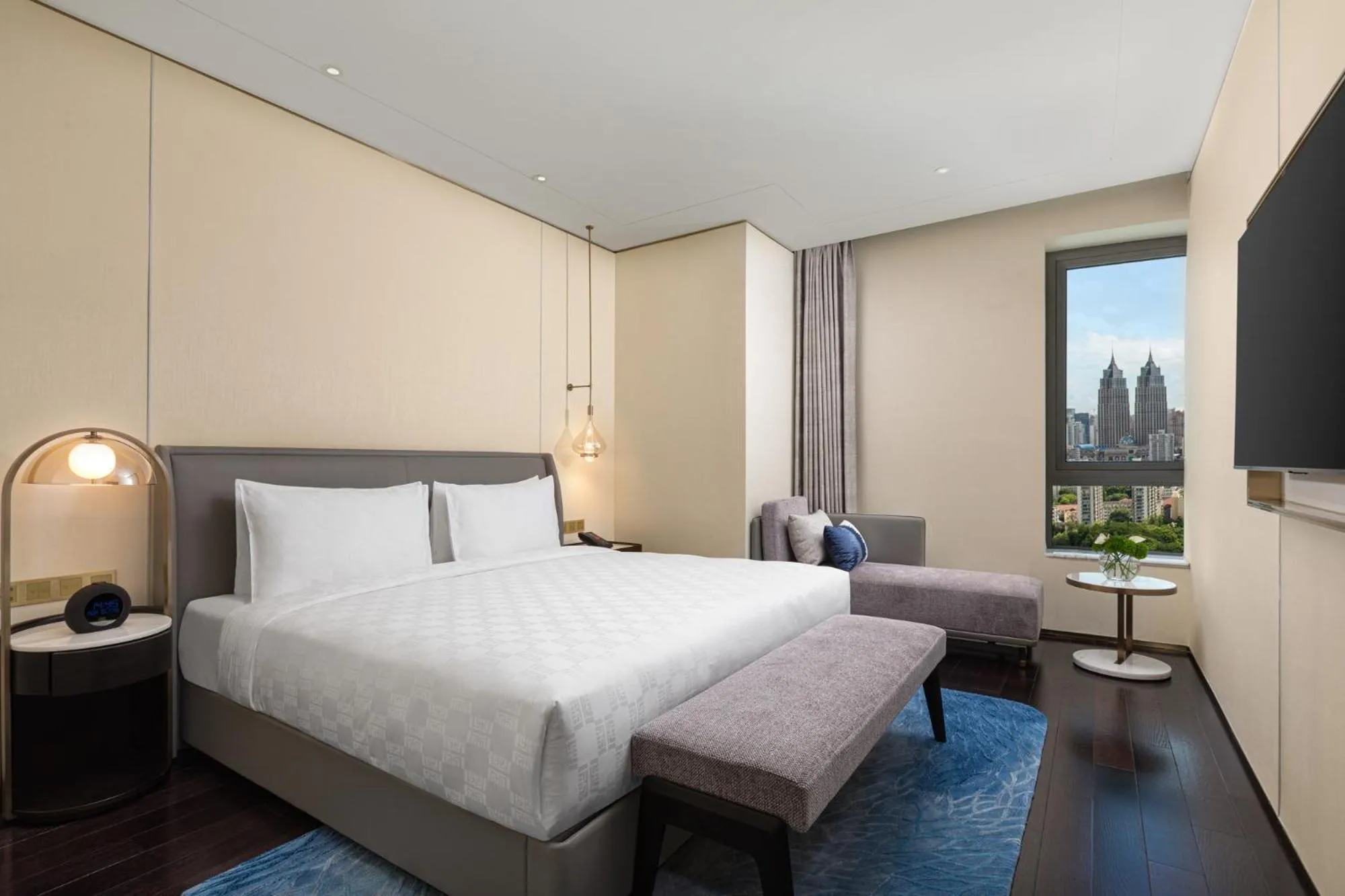 Bed in HUALUXE Shanghai Changfeng Park by IHG