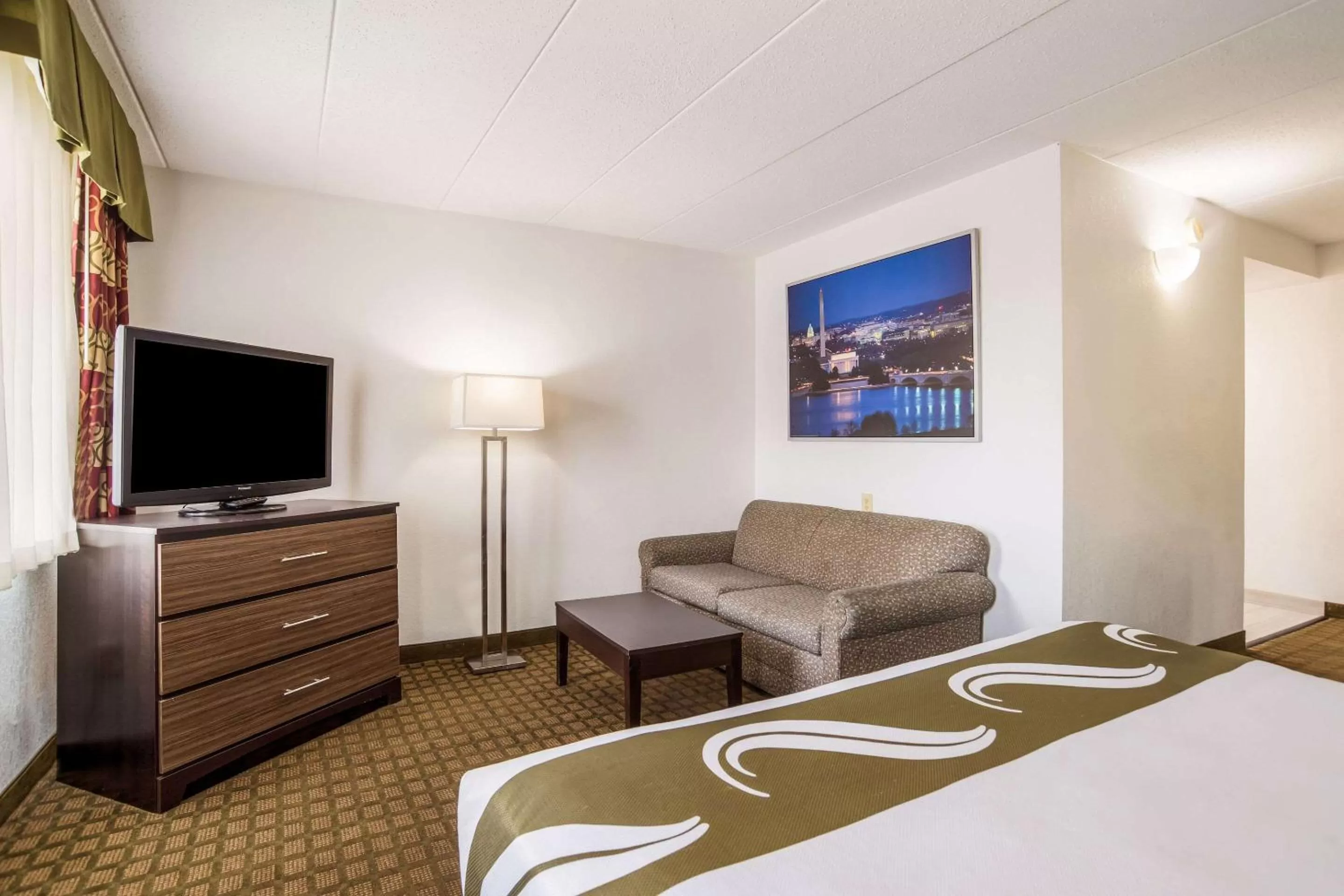 Photo of the whole room, Bed in Quality Inn Mount Vernon