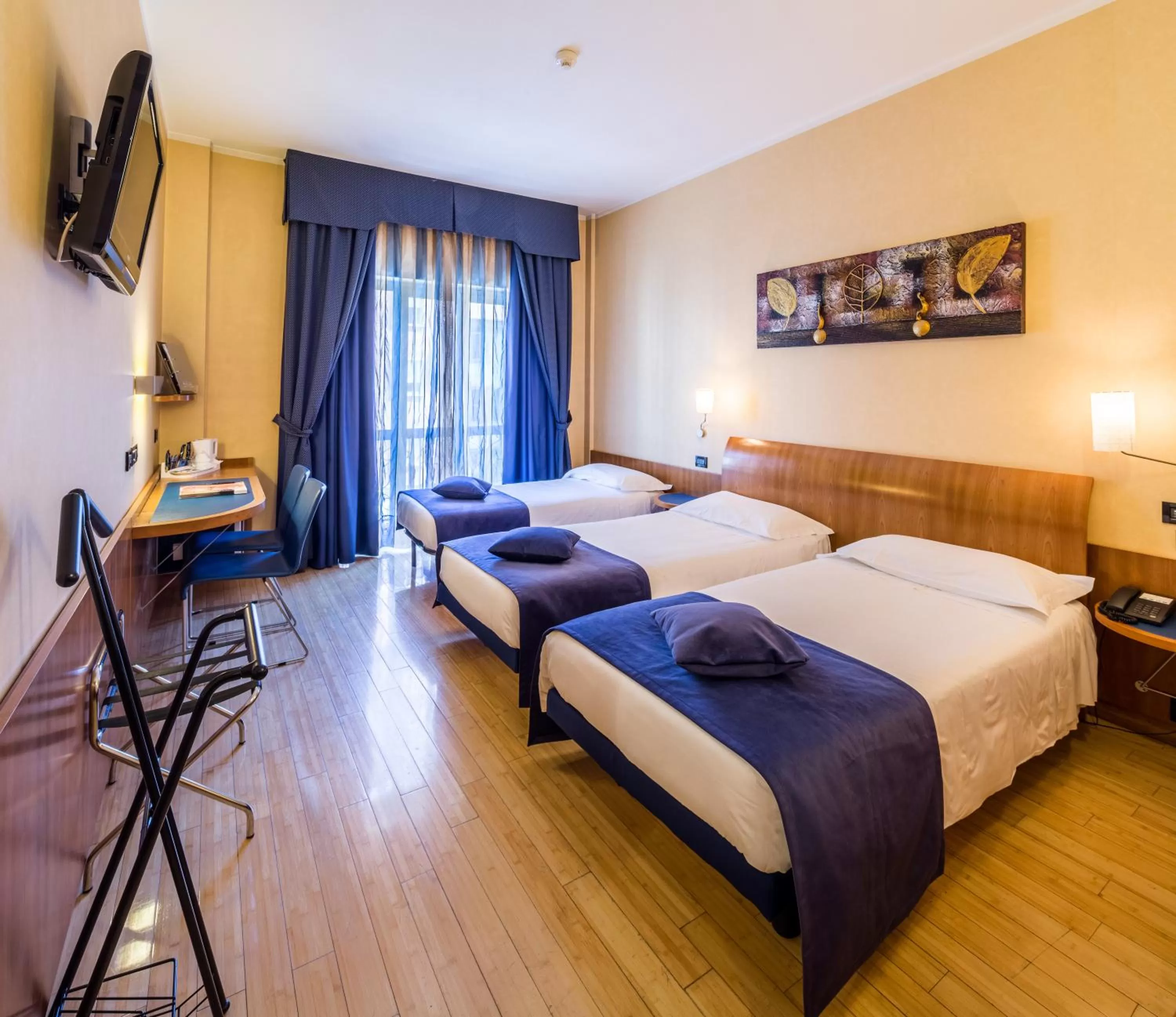 Photo of the whole room, Bed in Best Western Hotel Luxor