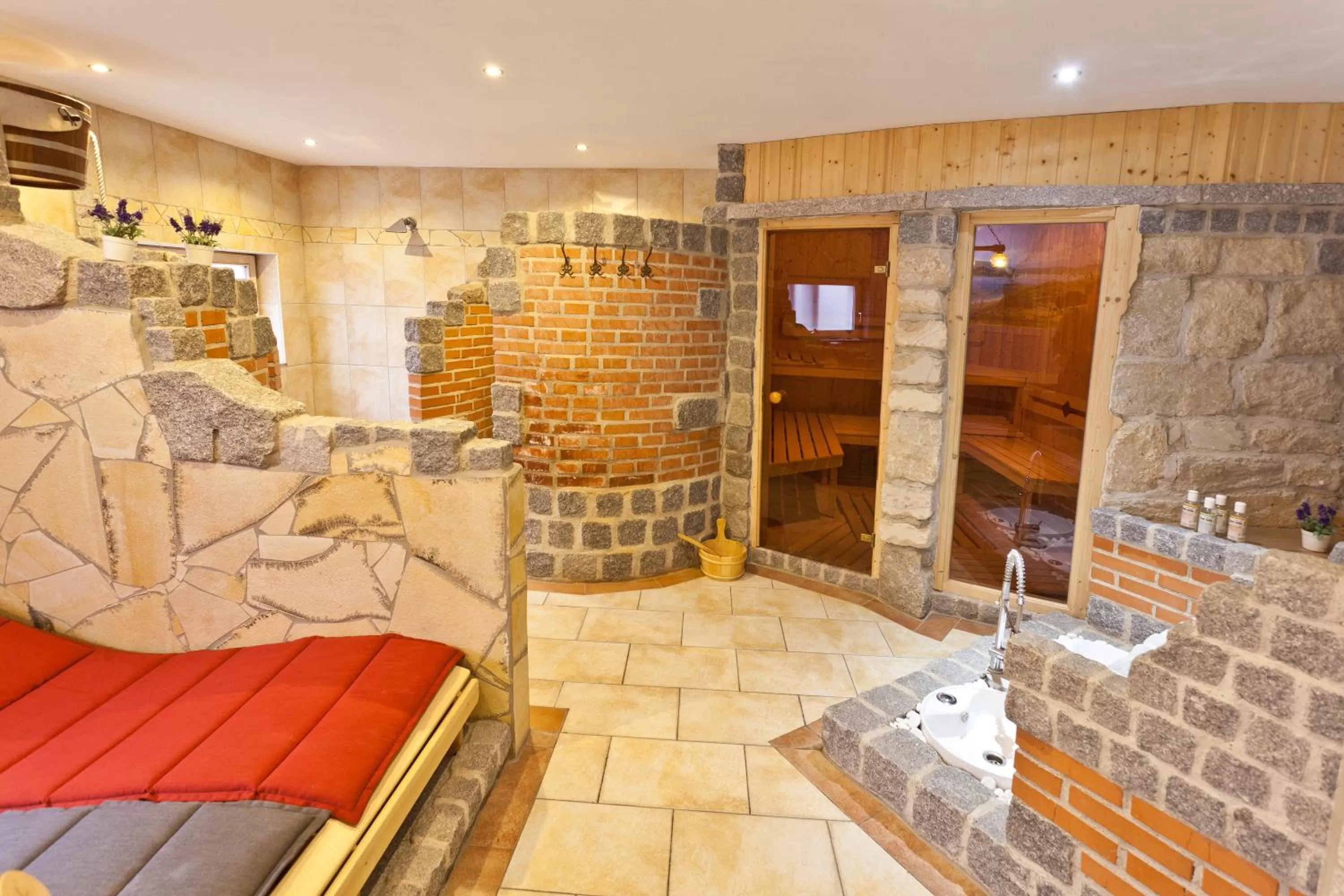 Spa and wellness centre/facilities in Seebauer-Hotel Die Ente von Wassertrüdingen