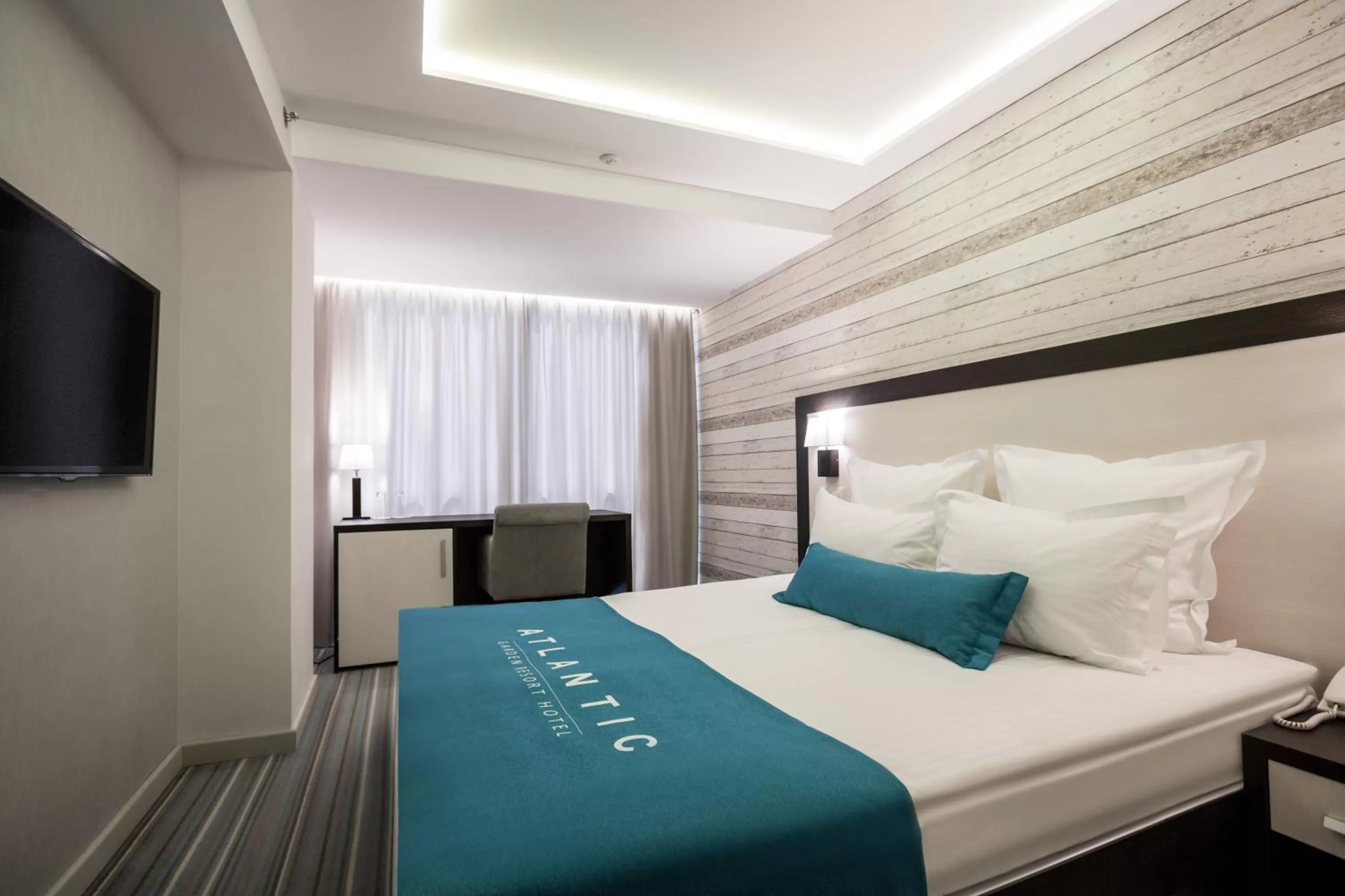 Photo of the whole room, Bed in Atlantic Garden Resort