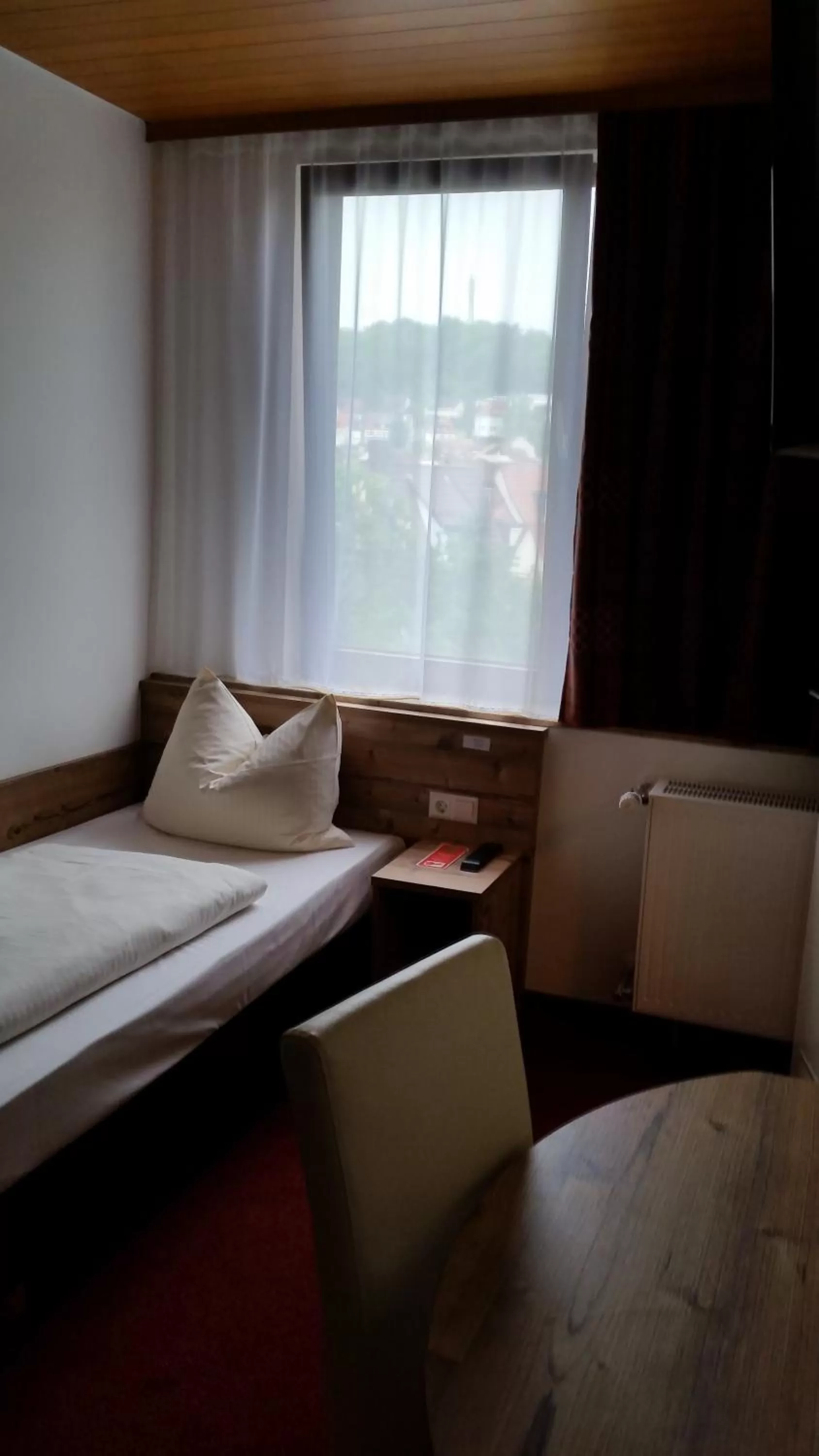 Day, Bed in Hotel Alte Krone