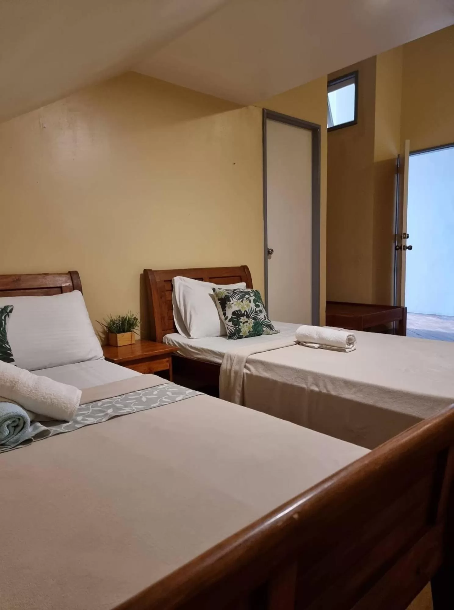 Bed in The Half House by Elmar Cabin