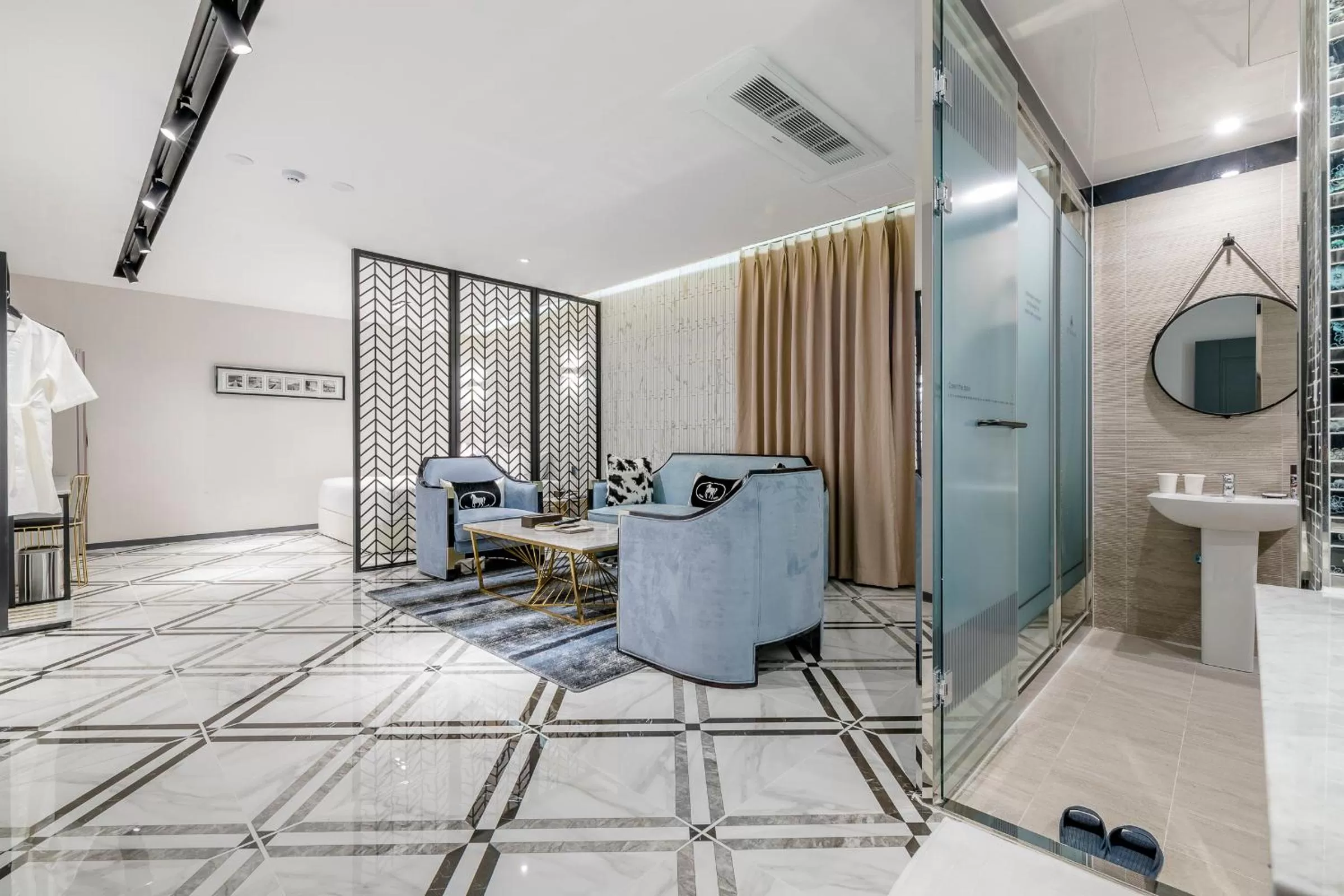 Decorative detail in Air Sky Hotel