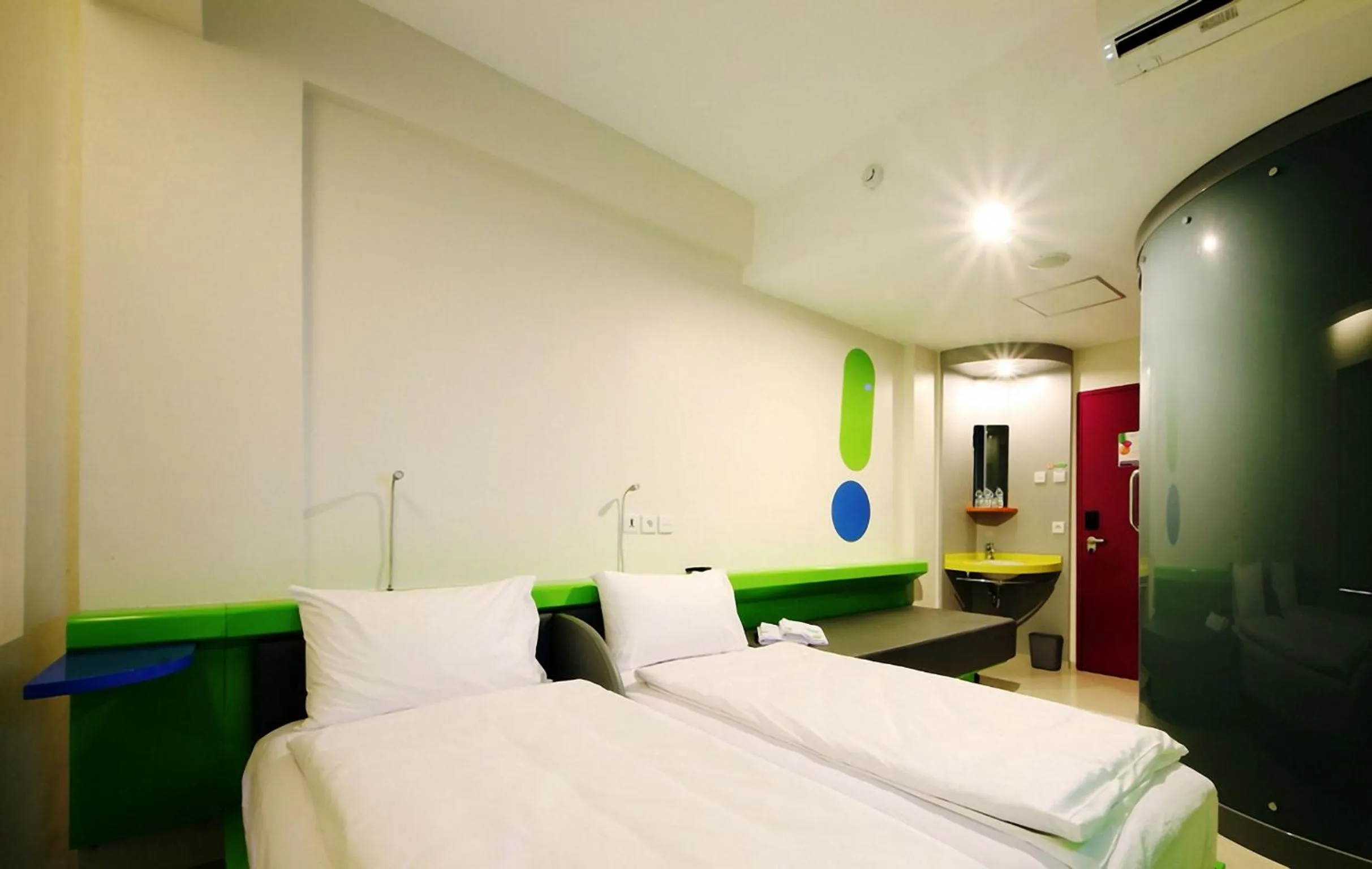 Bedroom in POP! Hotel Airport Jakarta