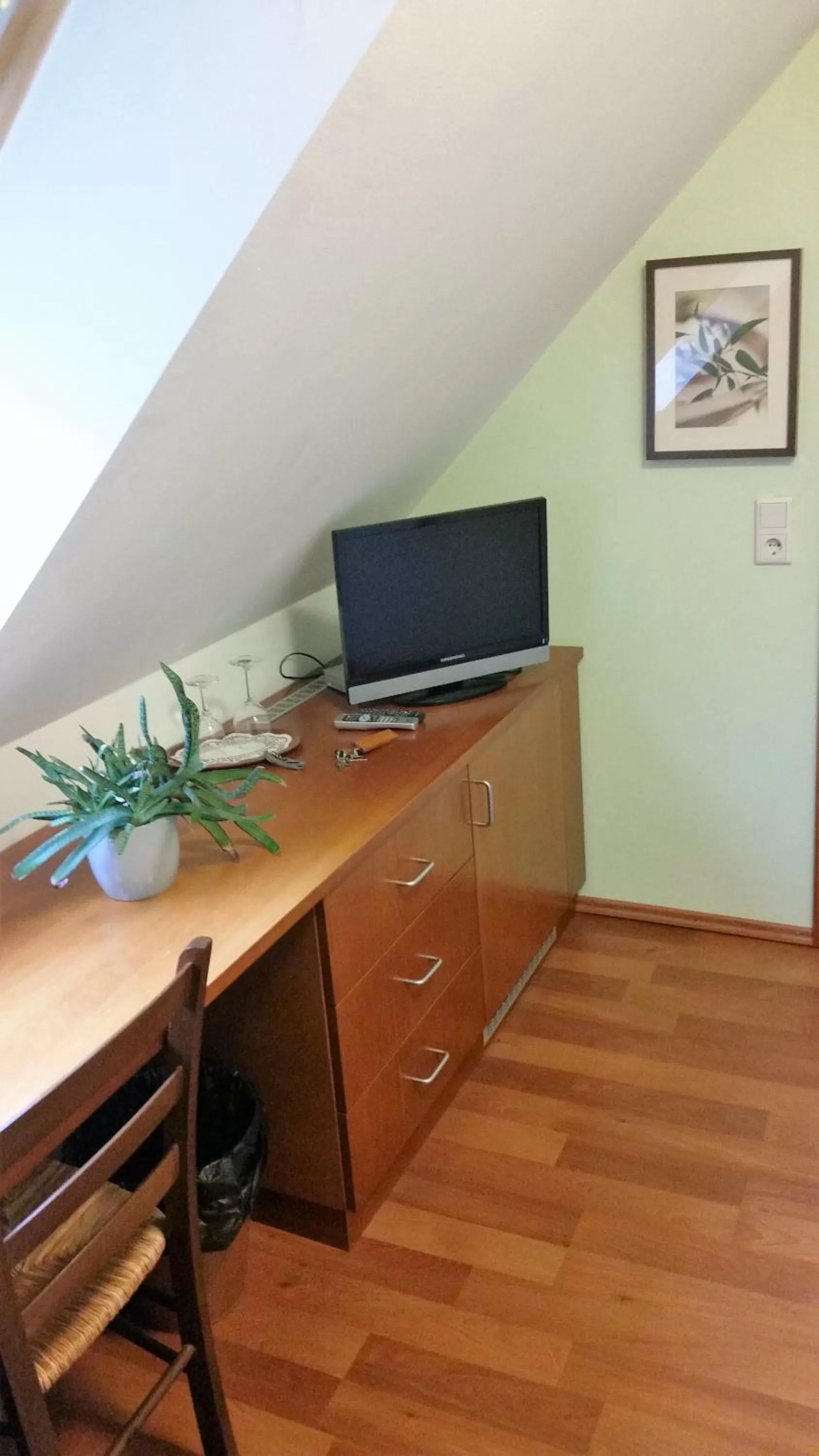 Ellenbergs Restaurant & Hotel