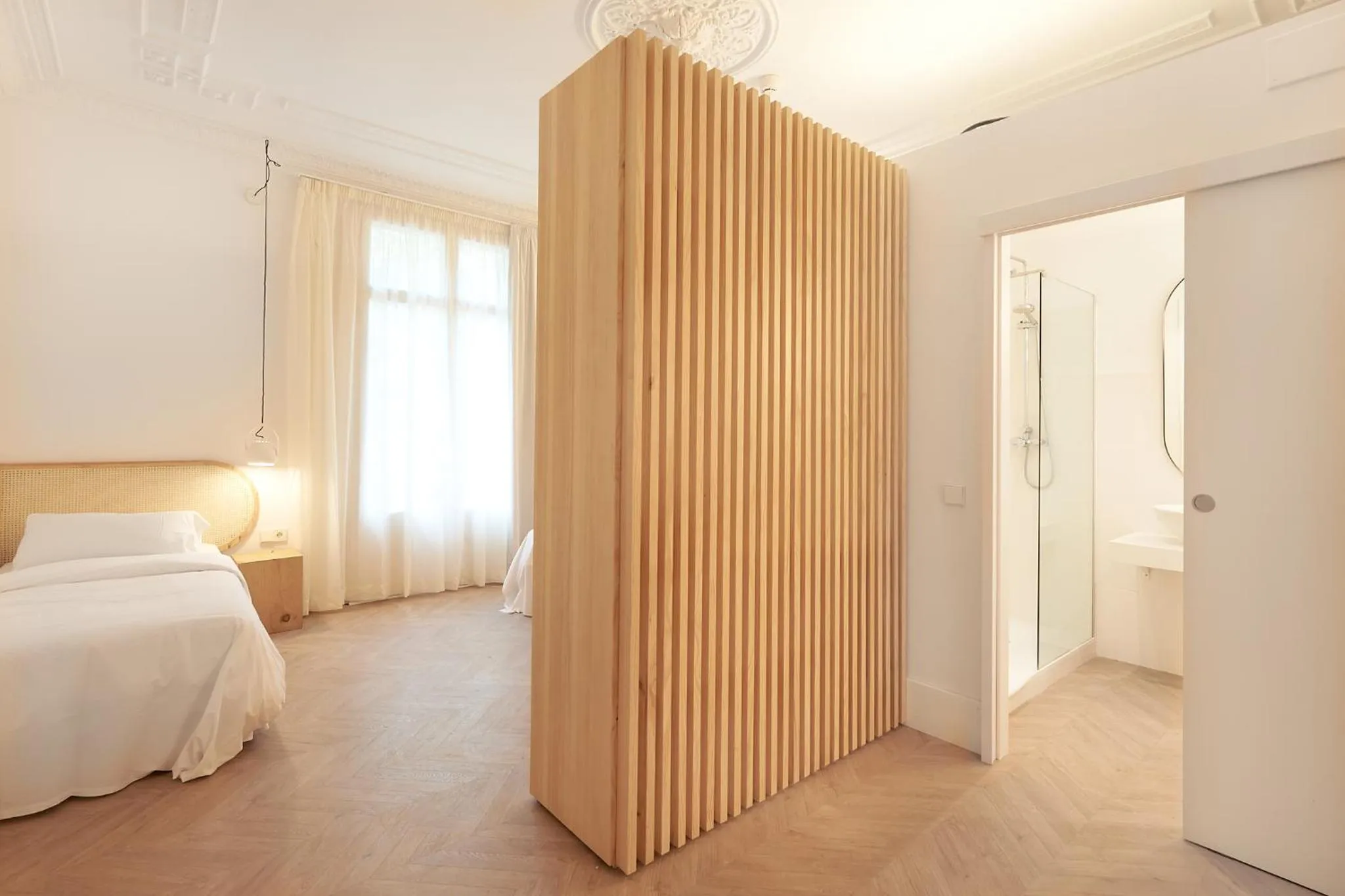 Photo of the whole room, Bed in The MO House