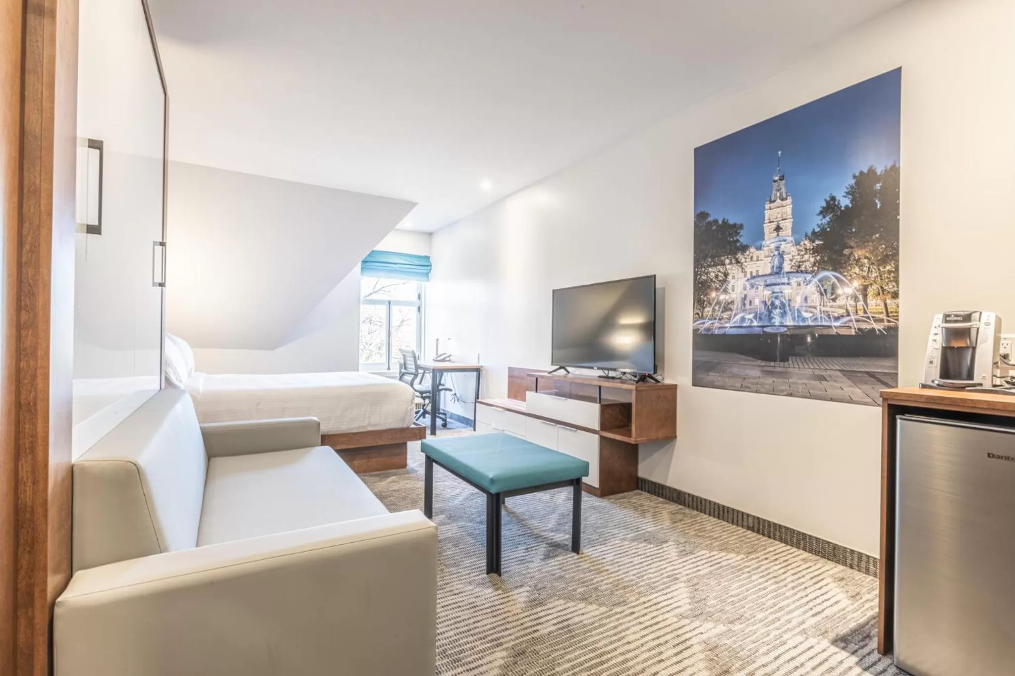 TV and multimedia in Hôtel Manoir Vieux-Québec