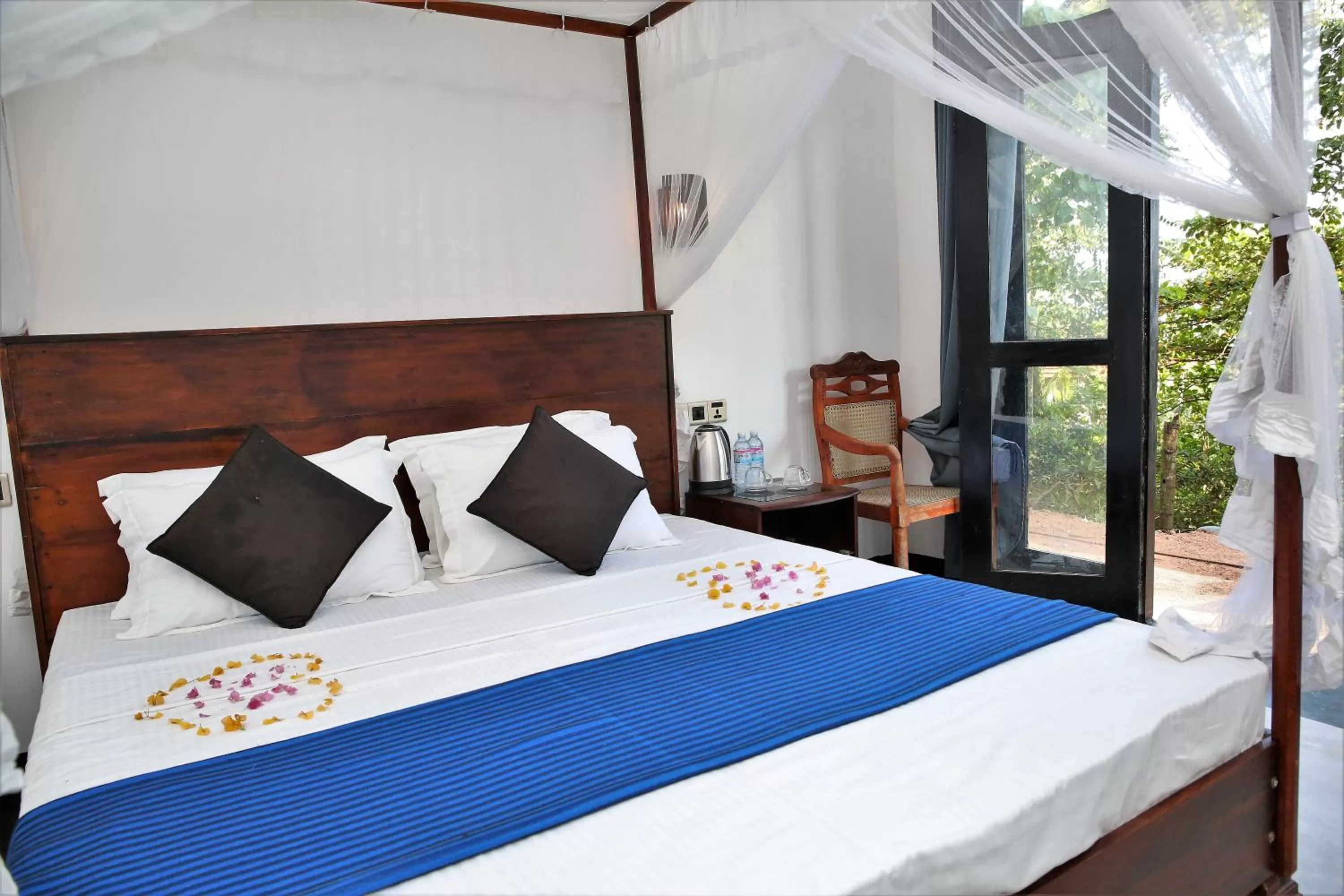 View (from property/room), Bed in Sky Mountain Café with seaview