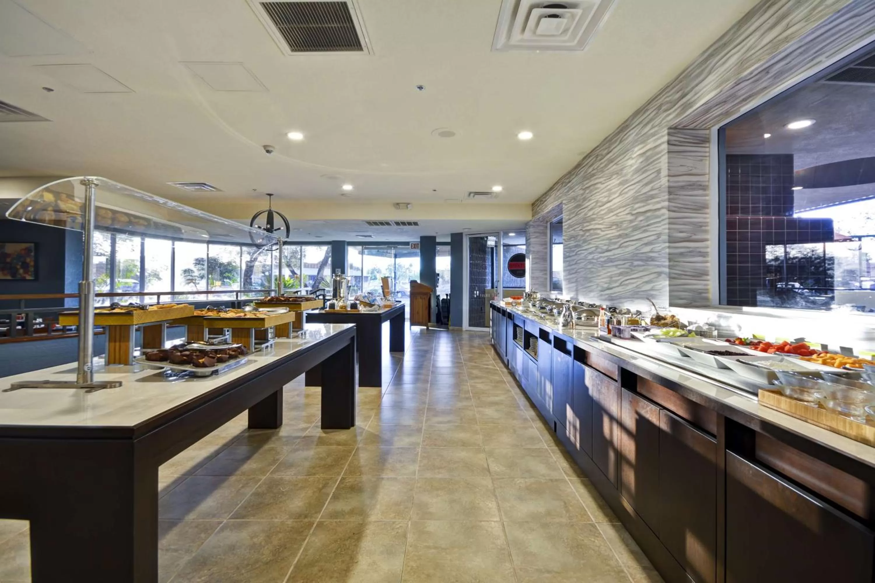 Restaurant/places to eat in DoubleTree by Hilton Phoenix North
