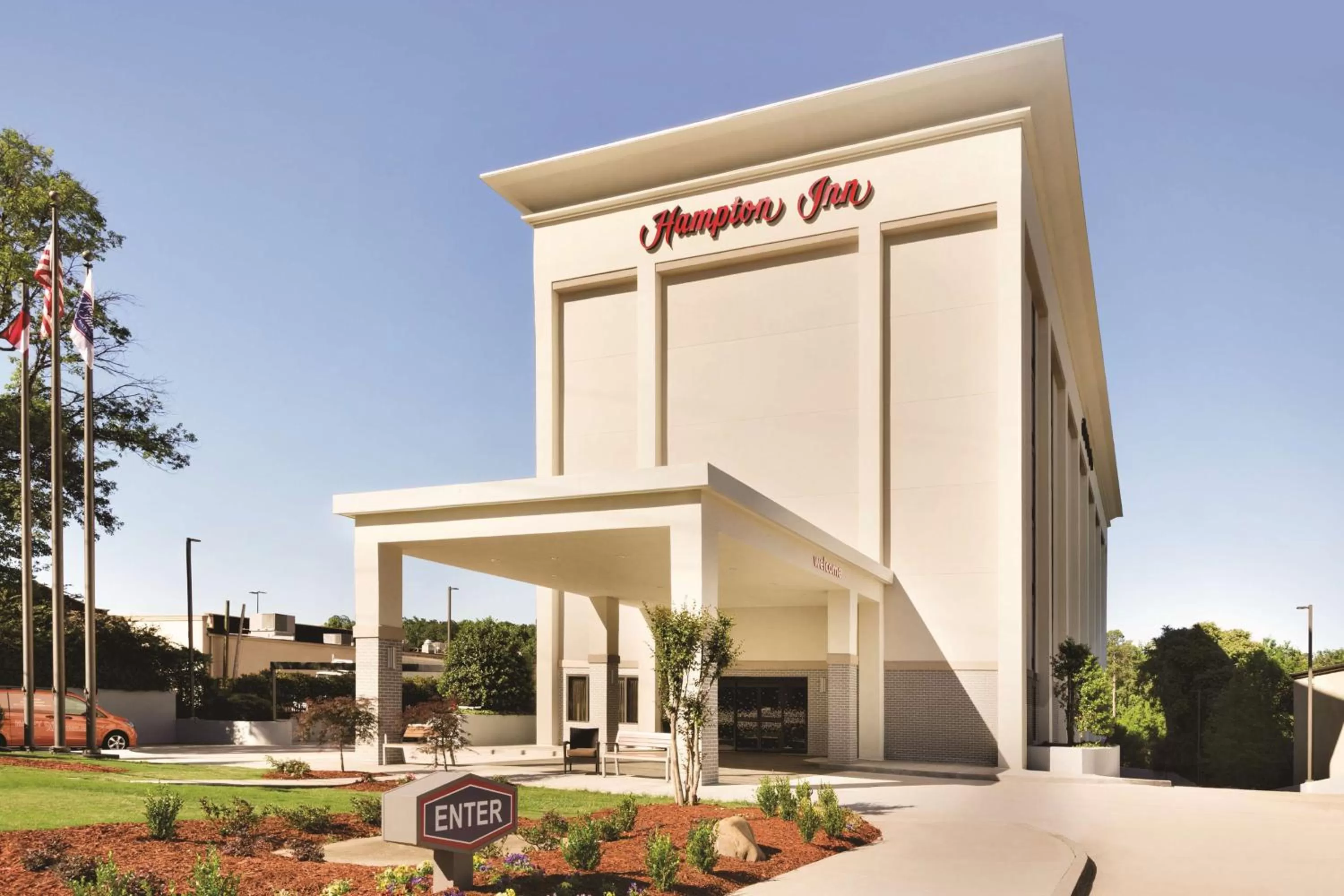 Property building in Hampton Inn Atlanta-Buckhead