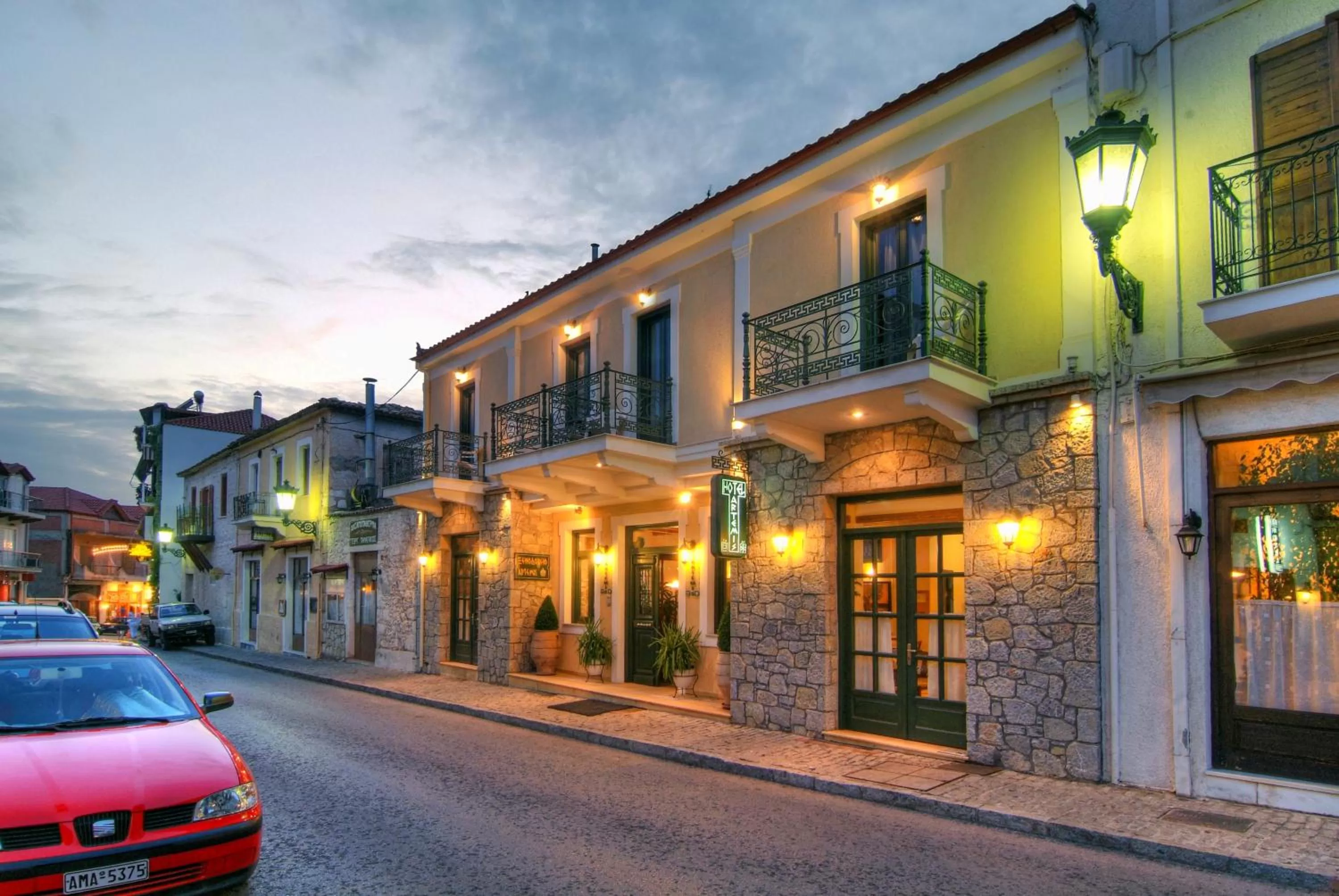 Facade/entrance in Artemis Hotel