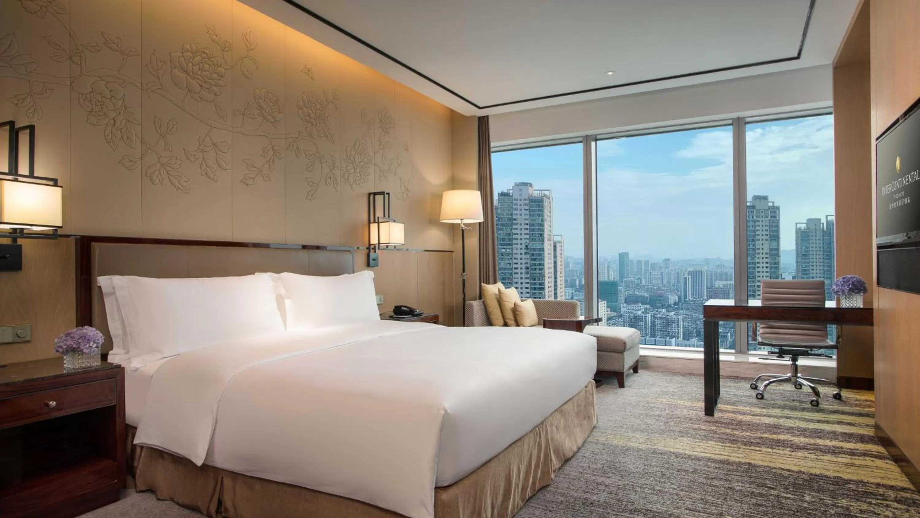 Photo of the whole room, Bed in InterContinental Fuzhou