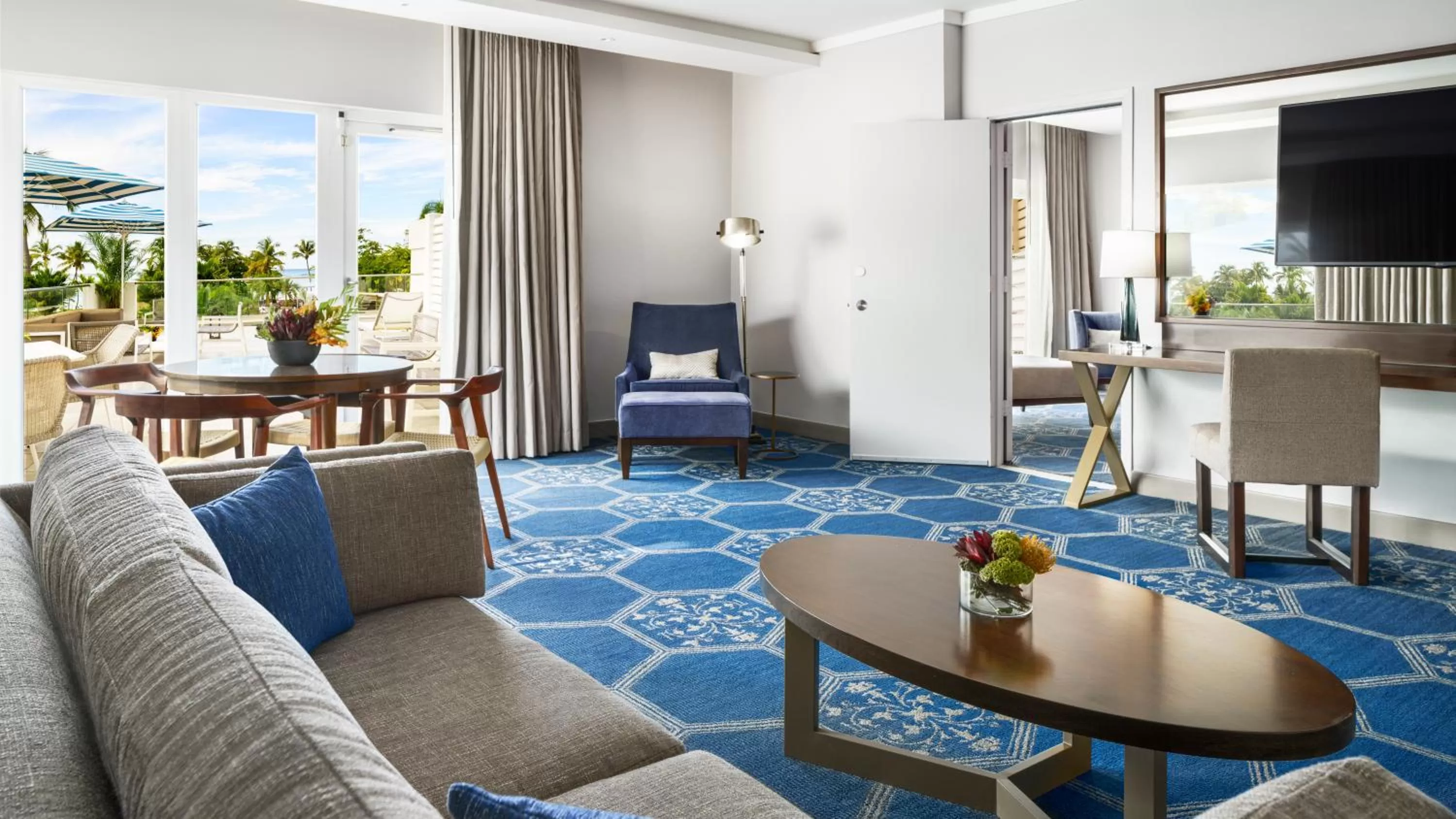 TV and multimedia in Fairmont El San Juan Hotel