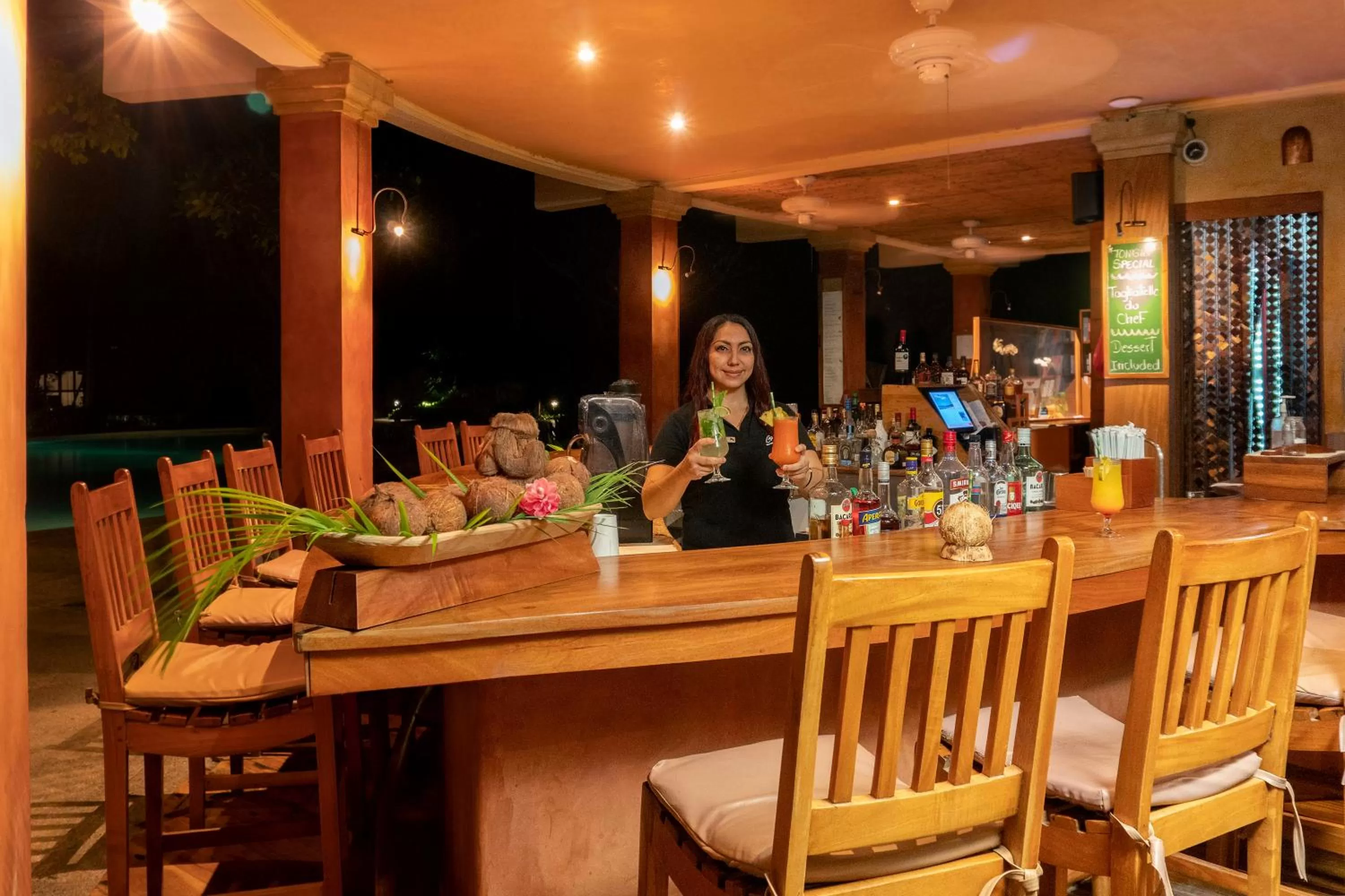 Lounge or bar in Capitán Suizo Beachfront Boutique Hotel