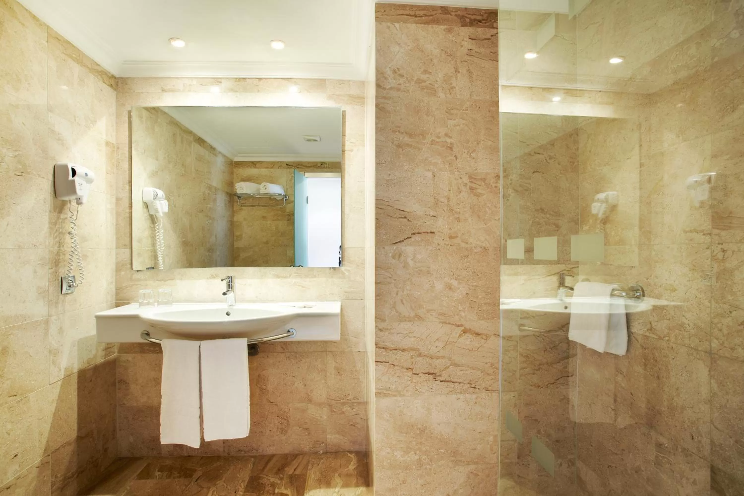 Bathroom in Grupotel Montecarlo